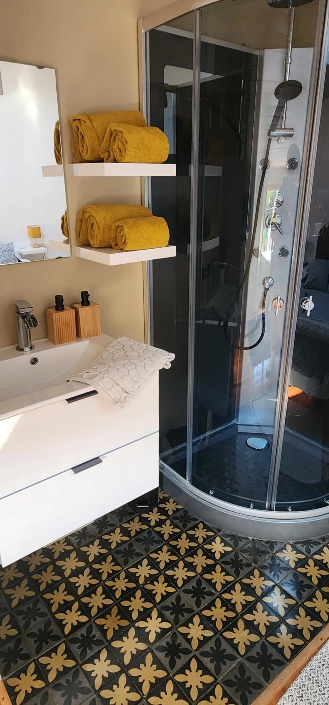 Bathroom in A la maison de Sophie