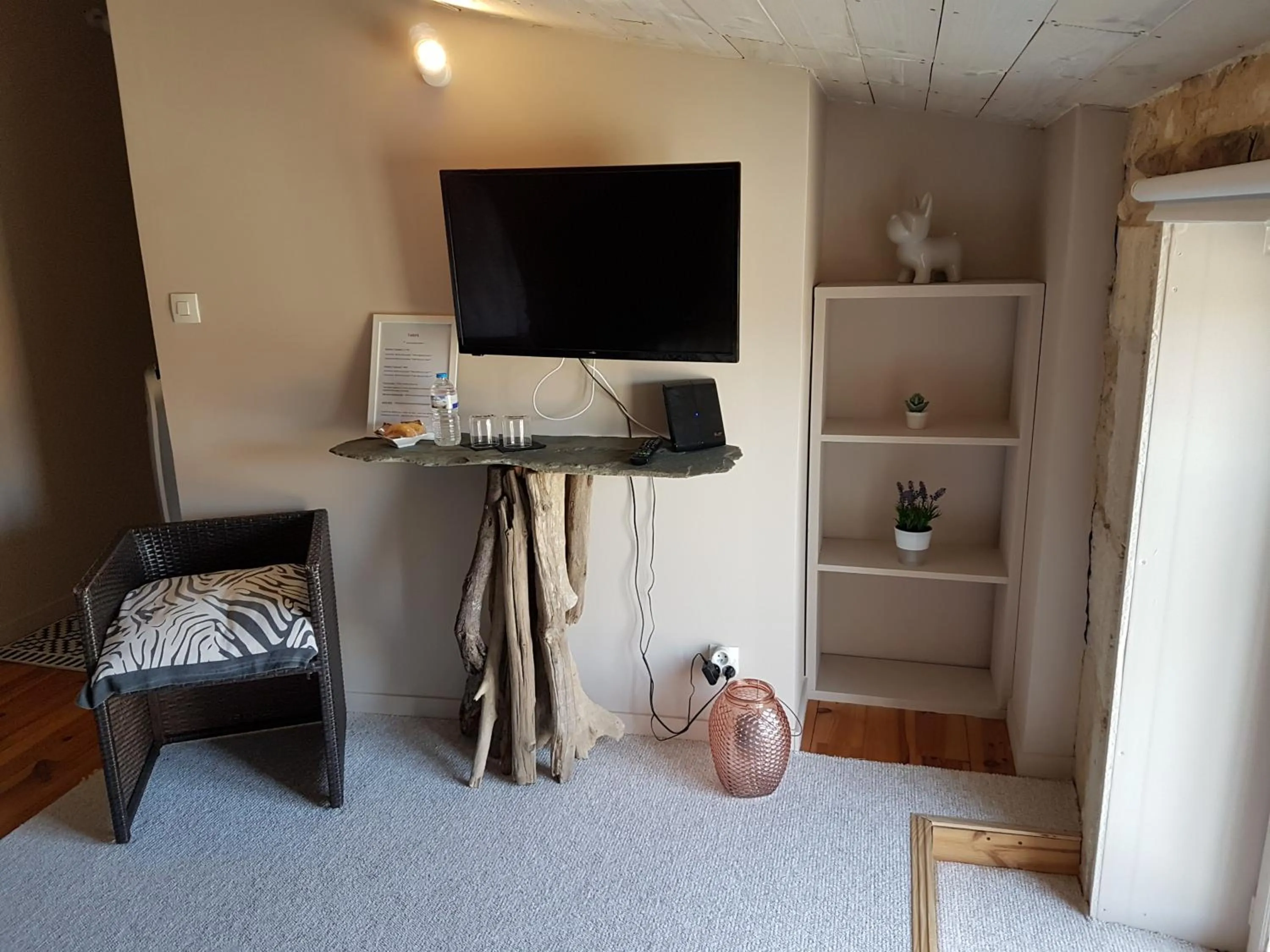 TV and multimedia in A la maison de Sophie