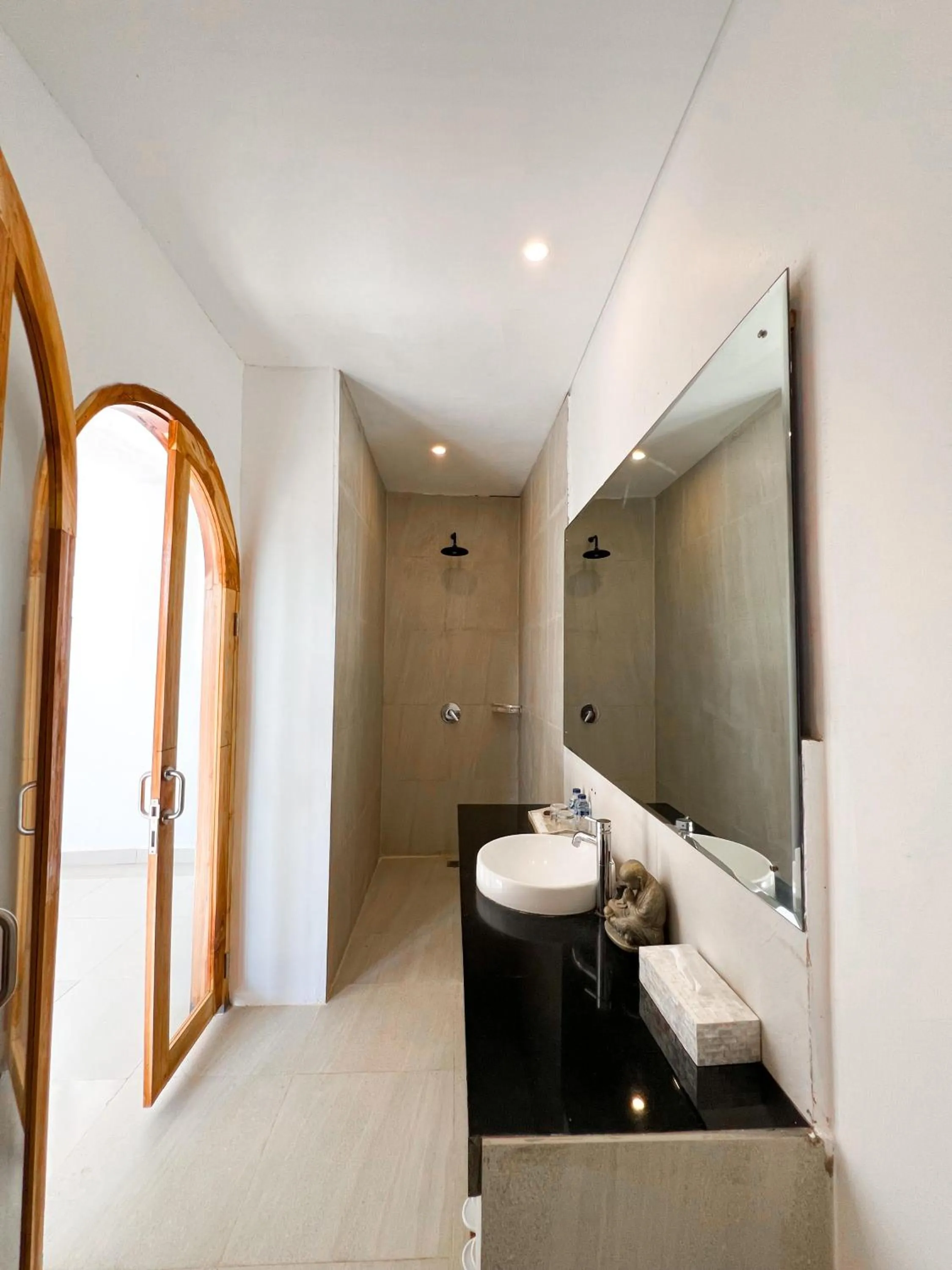 Shower in Apple Villas & Apartments