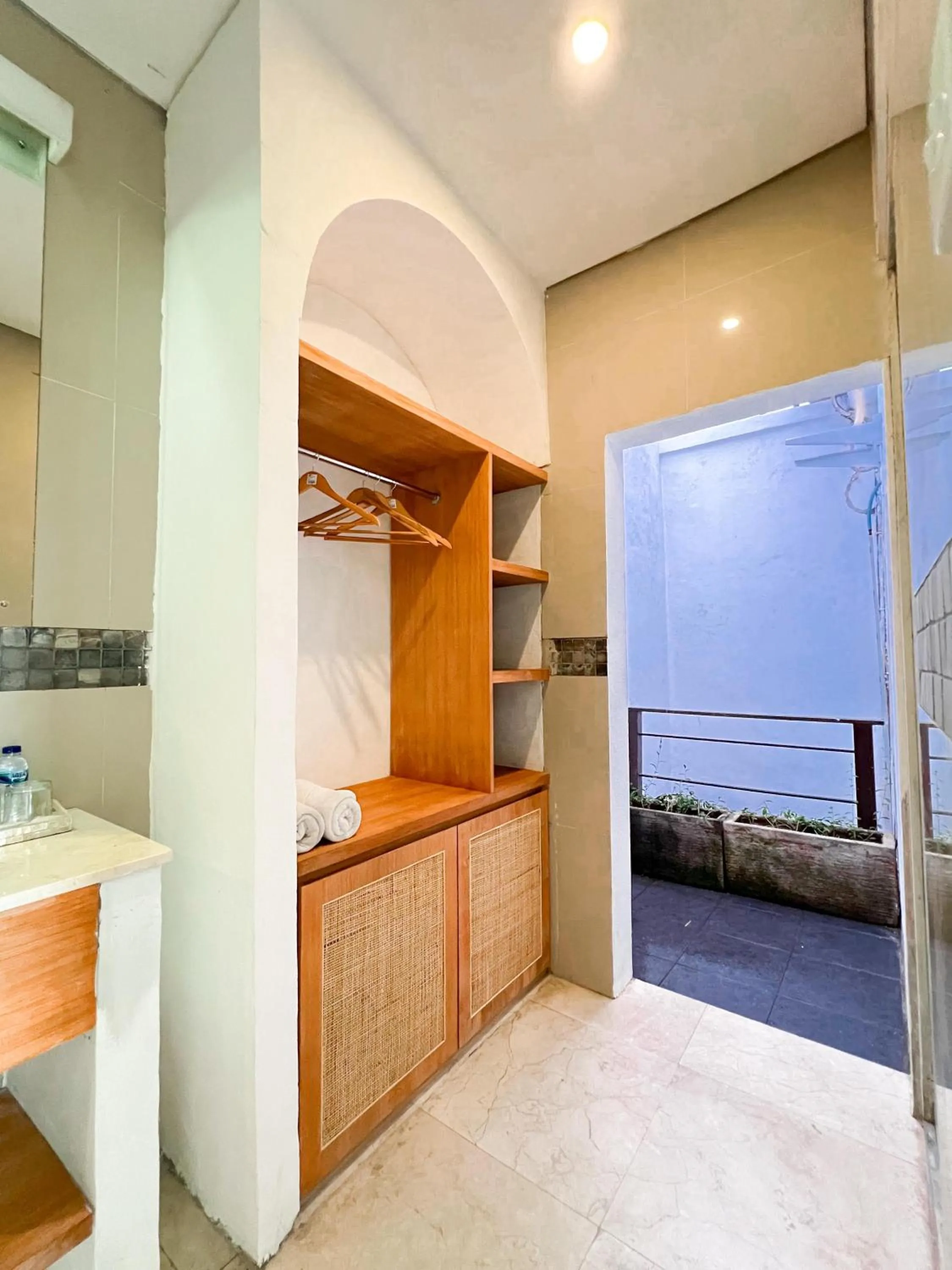 wardrobe, Bed in Apple Villas & Apartments