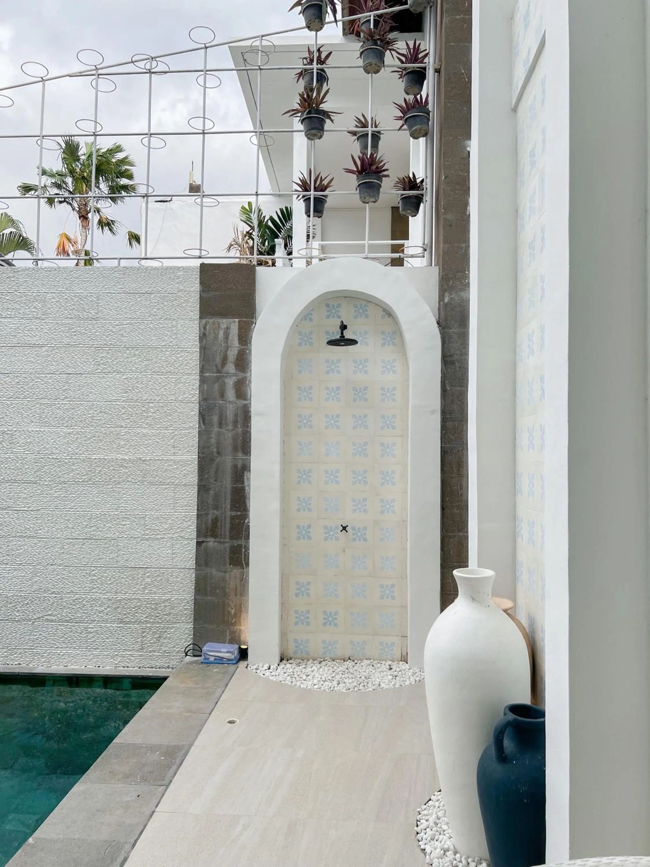 Shower in Apple Villas & Apartments