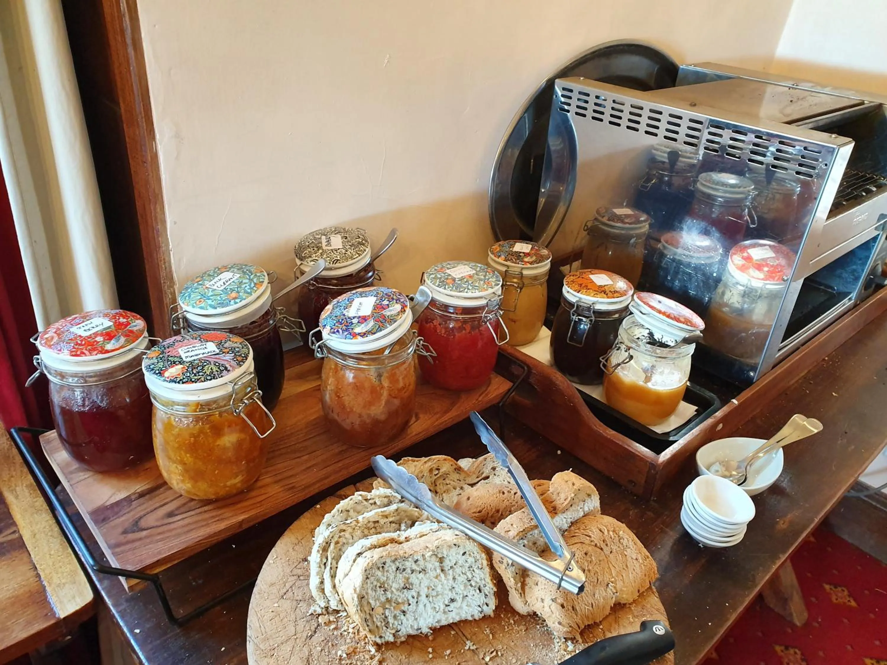 Breakfast in Hawley House