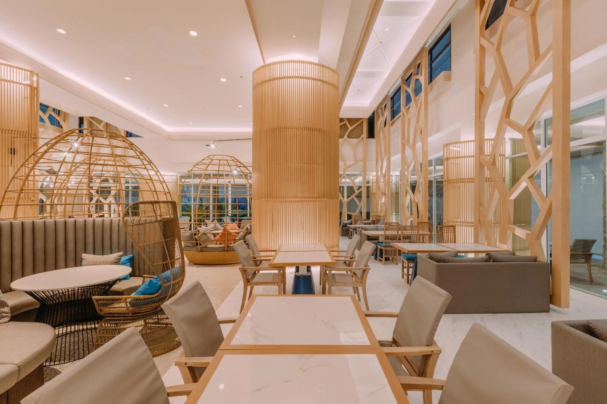 Restaurant/places to eat in Andaman Embrace Patong, Phuket