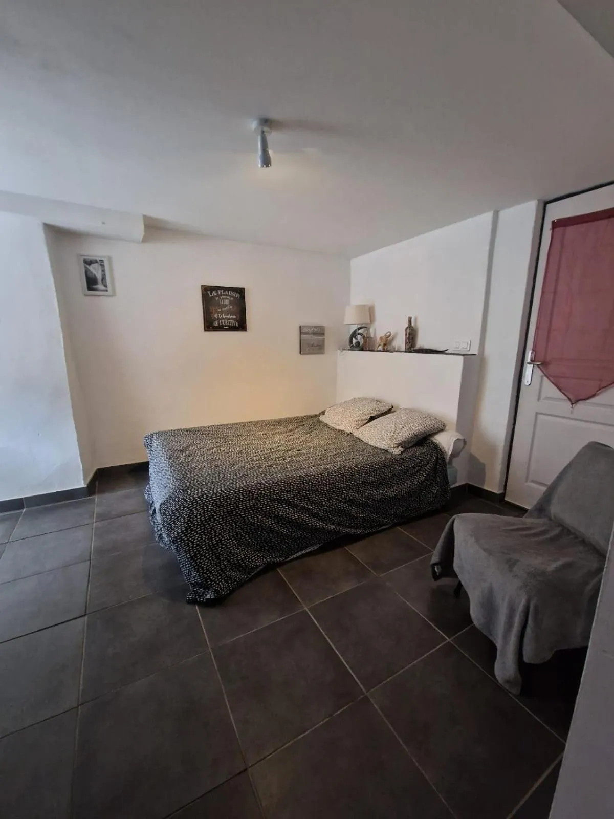 Bed in Le camélia de la mazarié