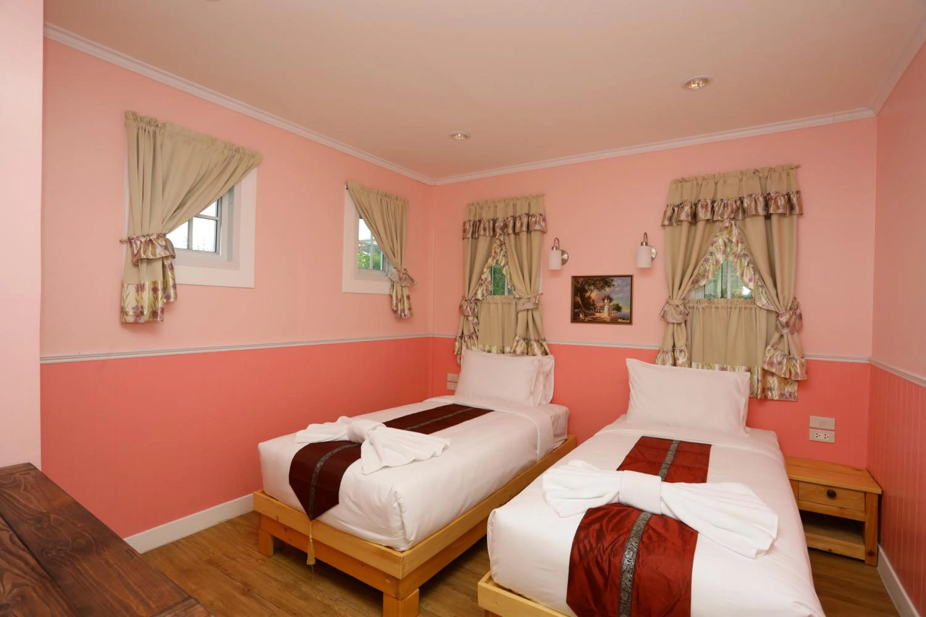 Bed in Pattaya Paradise Beach Resort