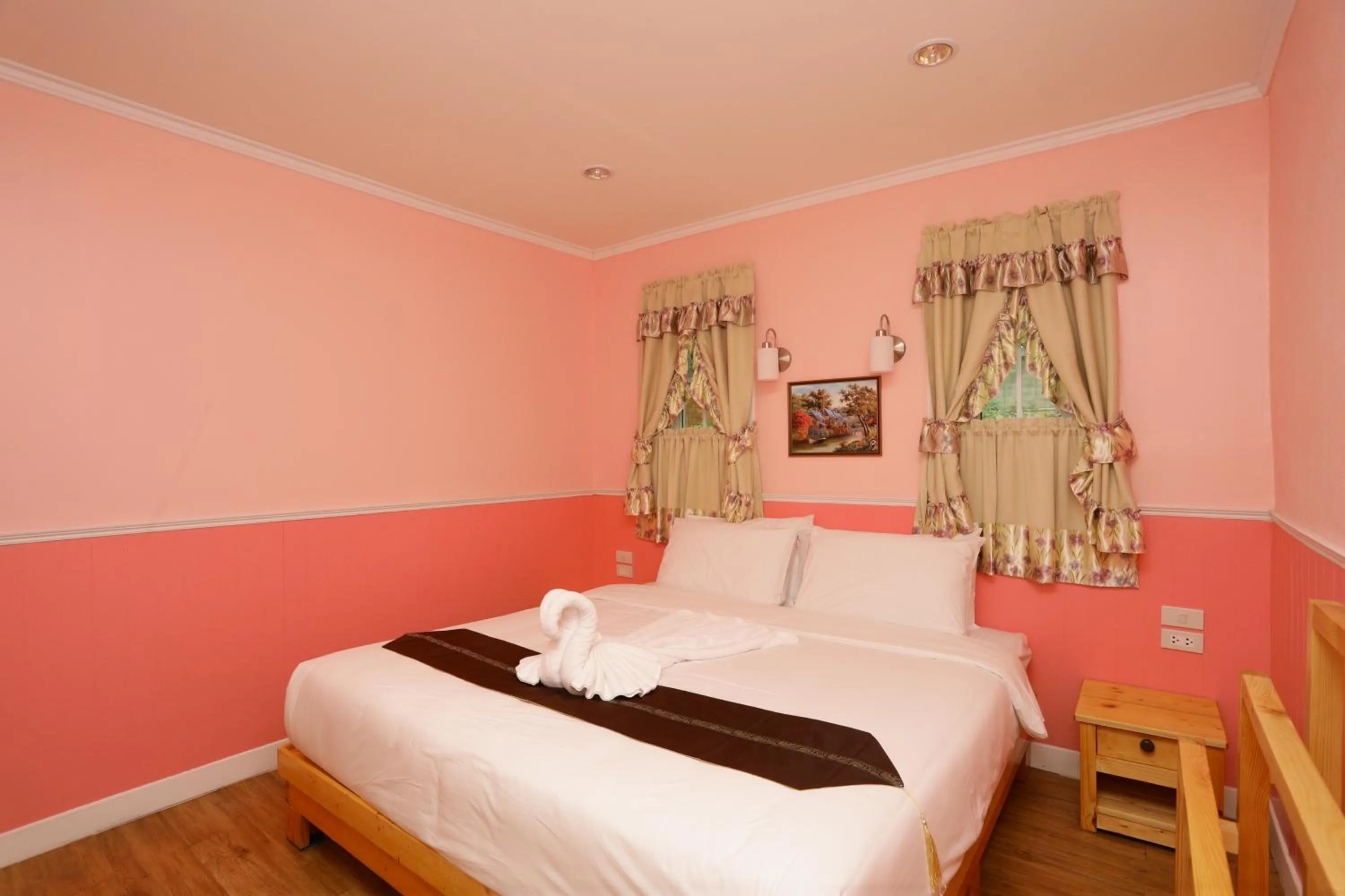 Bed in Pattaya Paradise Beach Resort