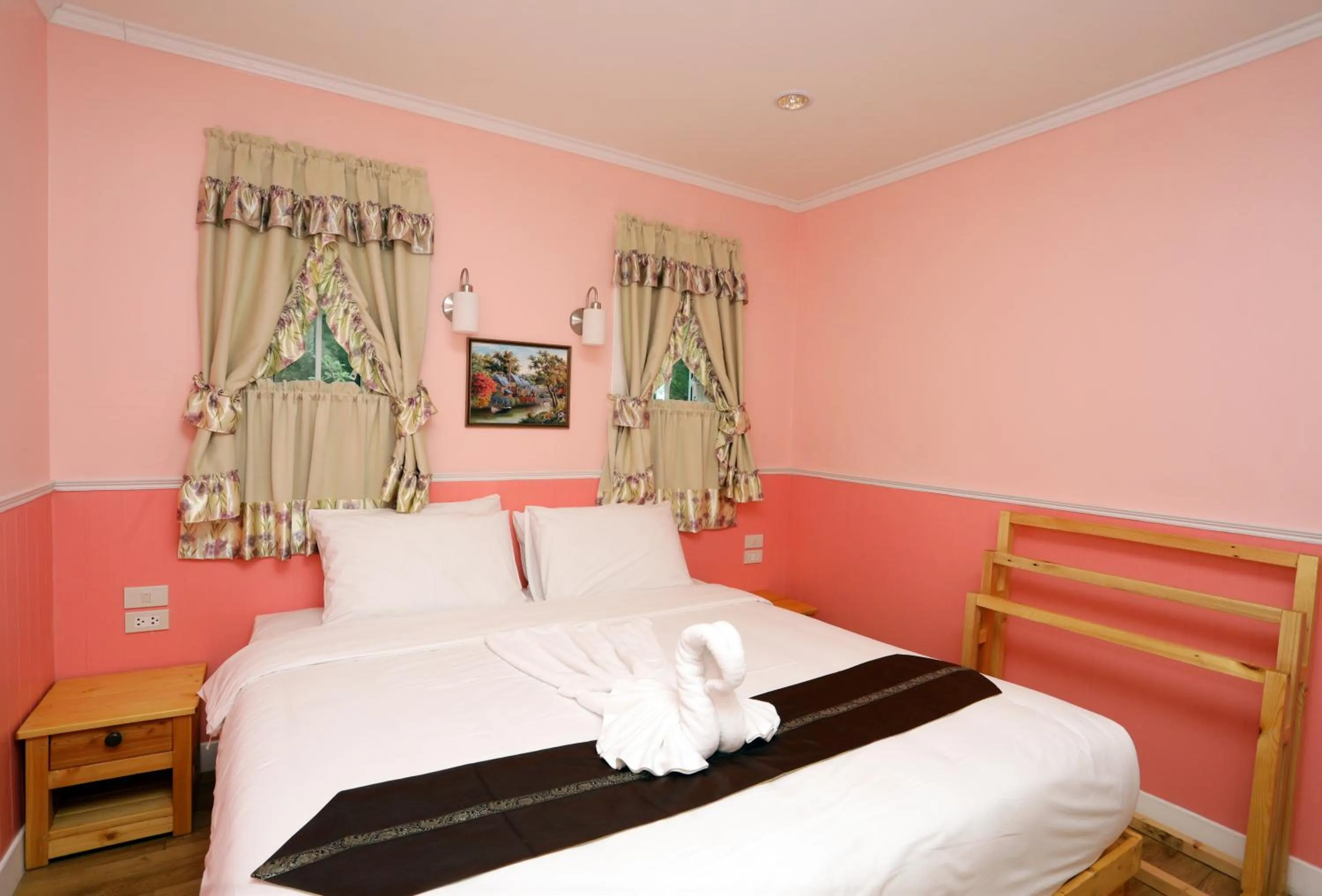 Bed in Pattaya Paradise Beach Resort