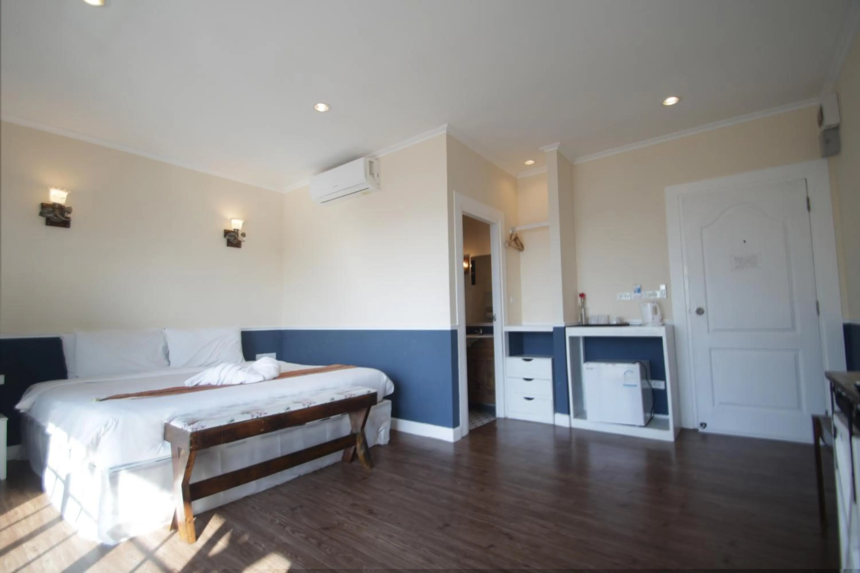 View (from property/room), Bed in Pattaya Paradise Beach Resort