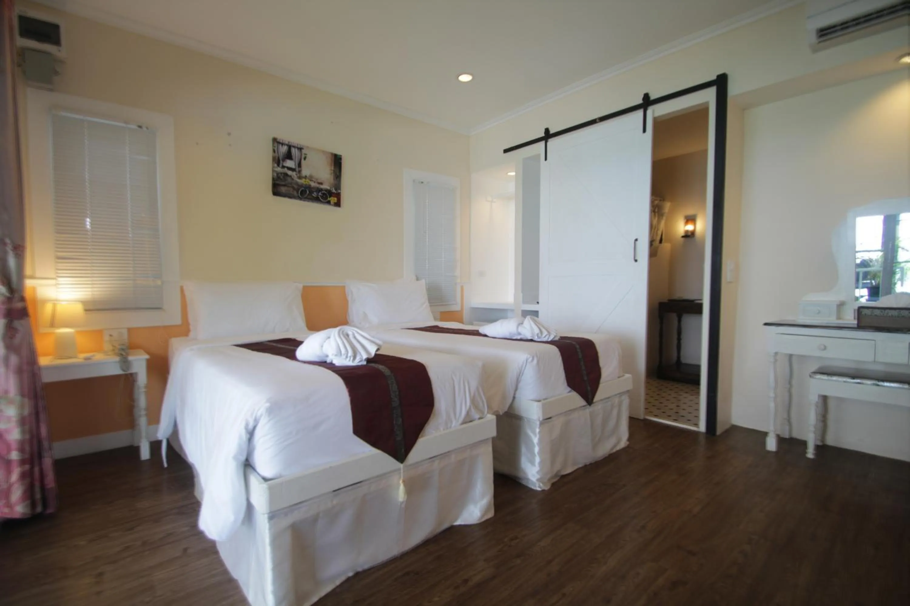 Bedroom, Bed in Pattaya Paradise Beach Resort