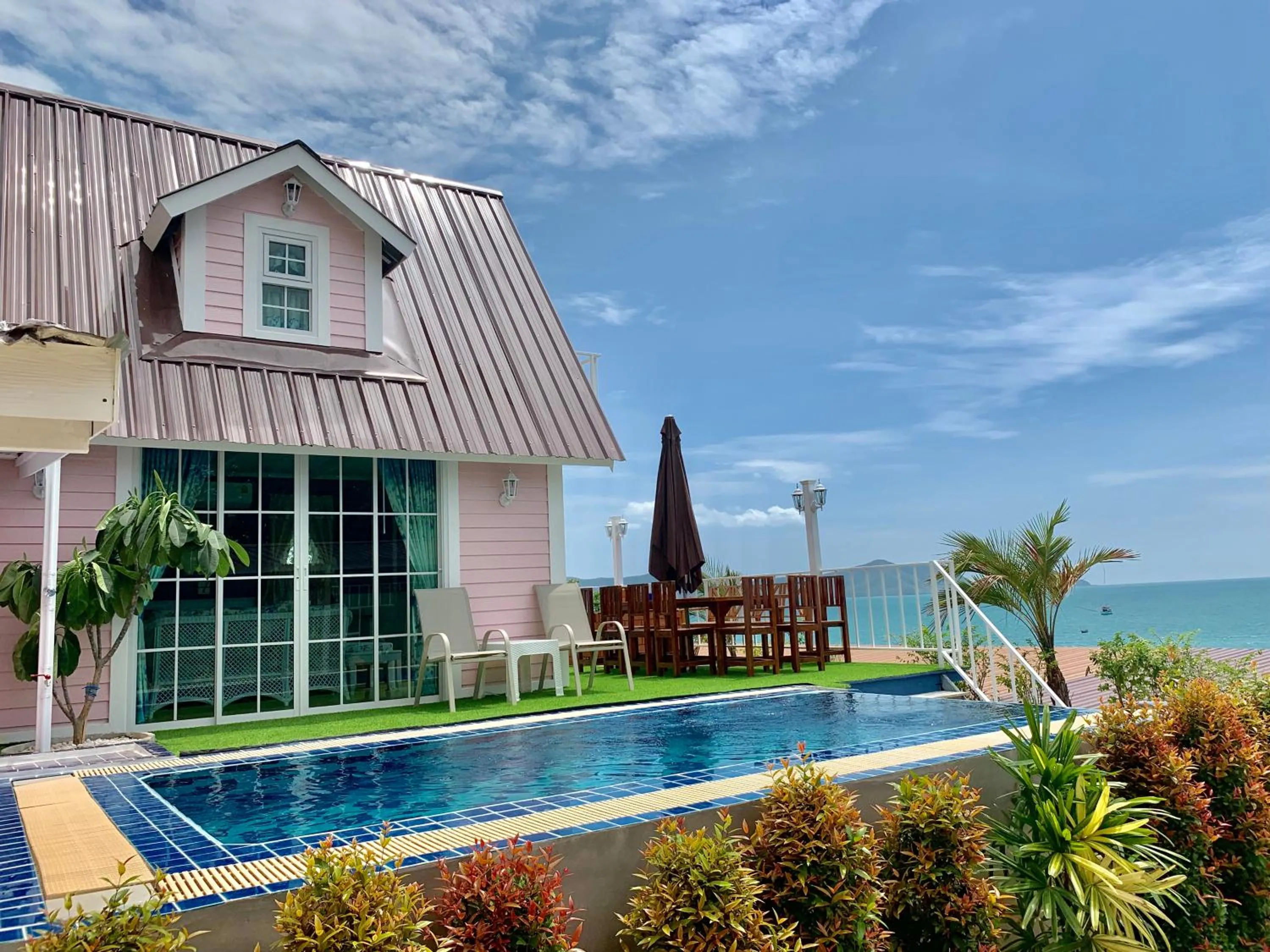 Property building in Pattaya Paradise Beach Resort