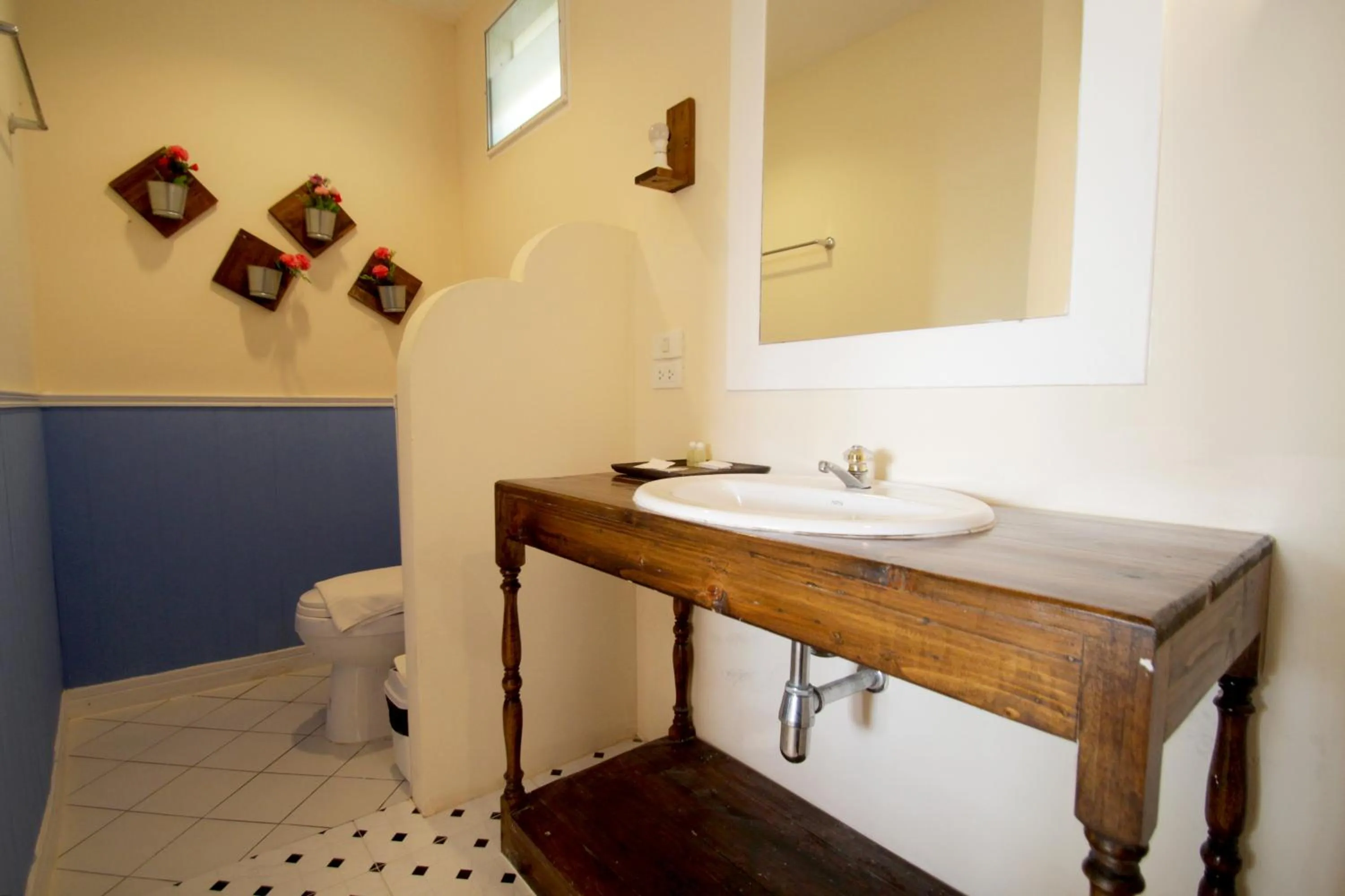 Toilet in Pattaya Paradise Beach Resort