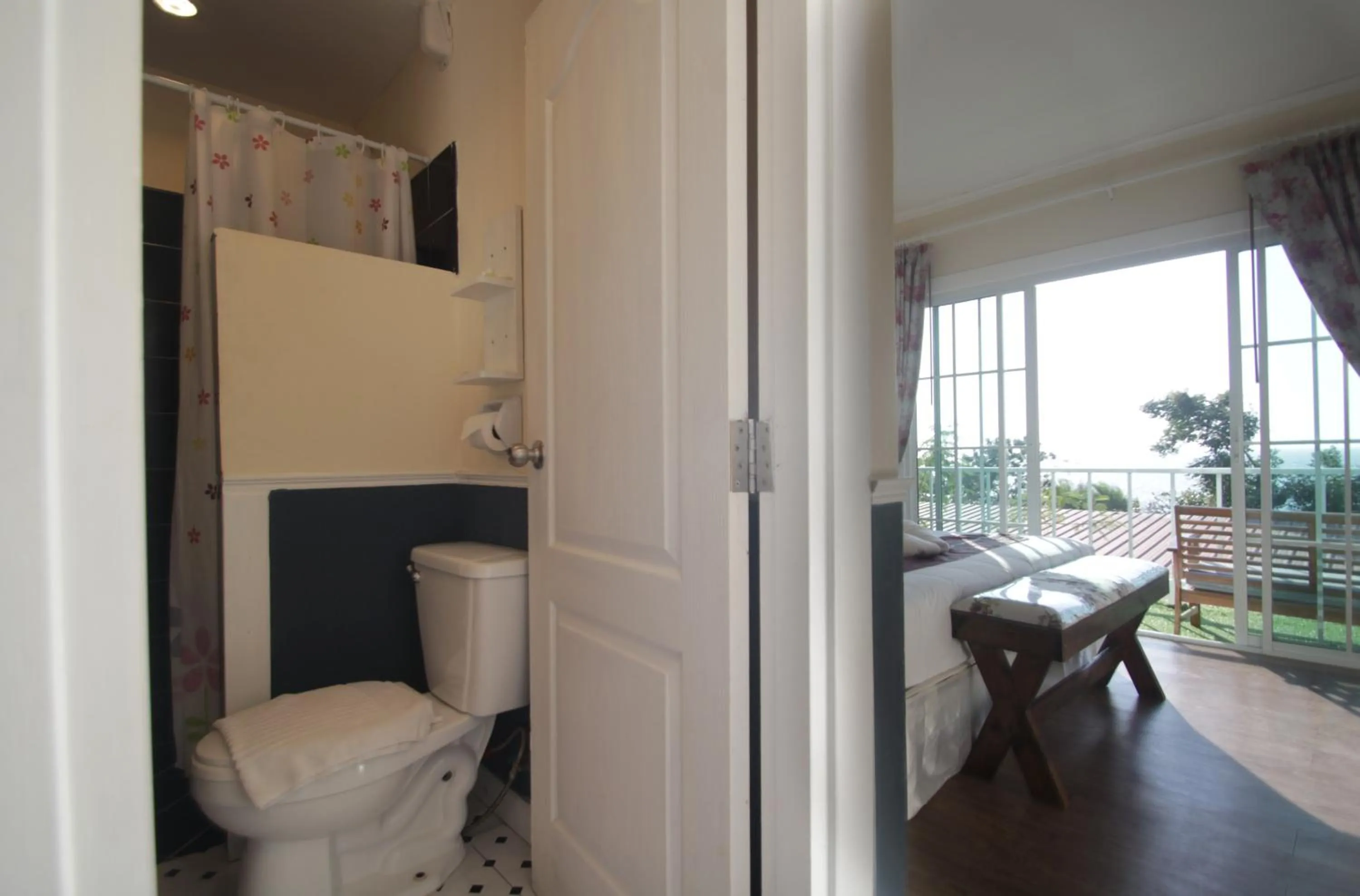 Toilet in Pattaya Paradise Beach Resort