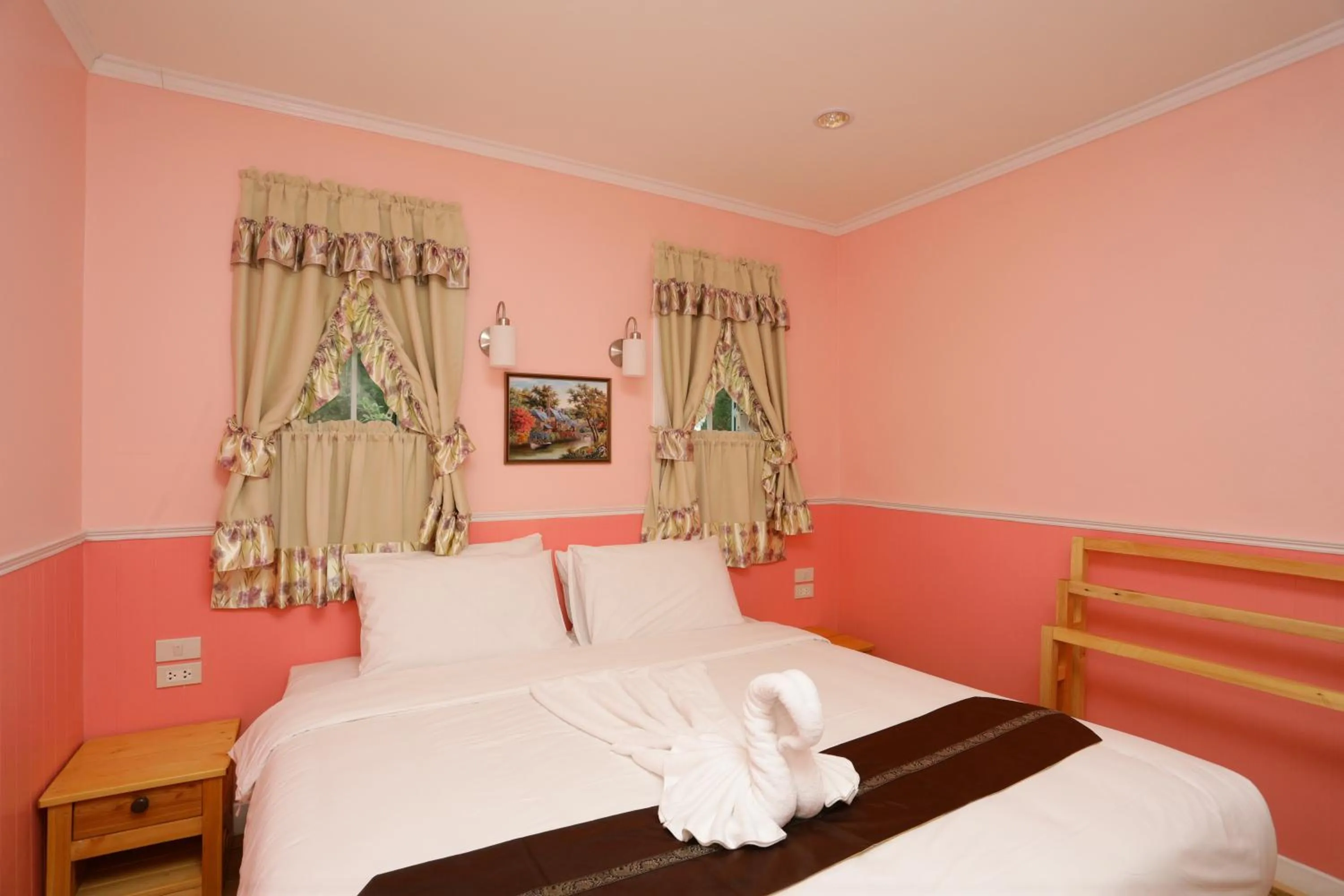 Bed in Pattaya Paradise Beach Resort