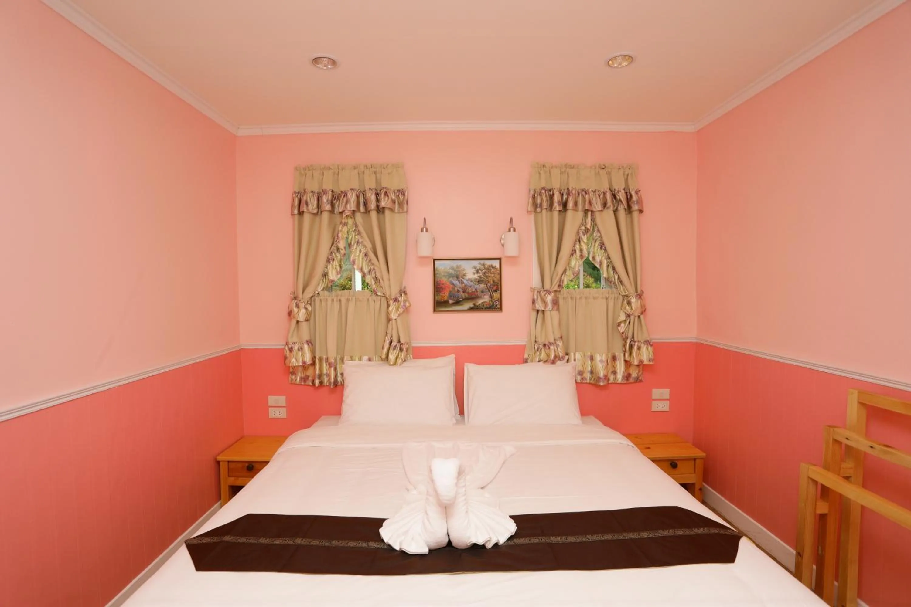 Bed in Pattaya Paradise Beach Resort