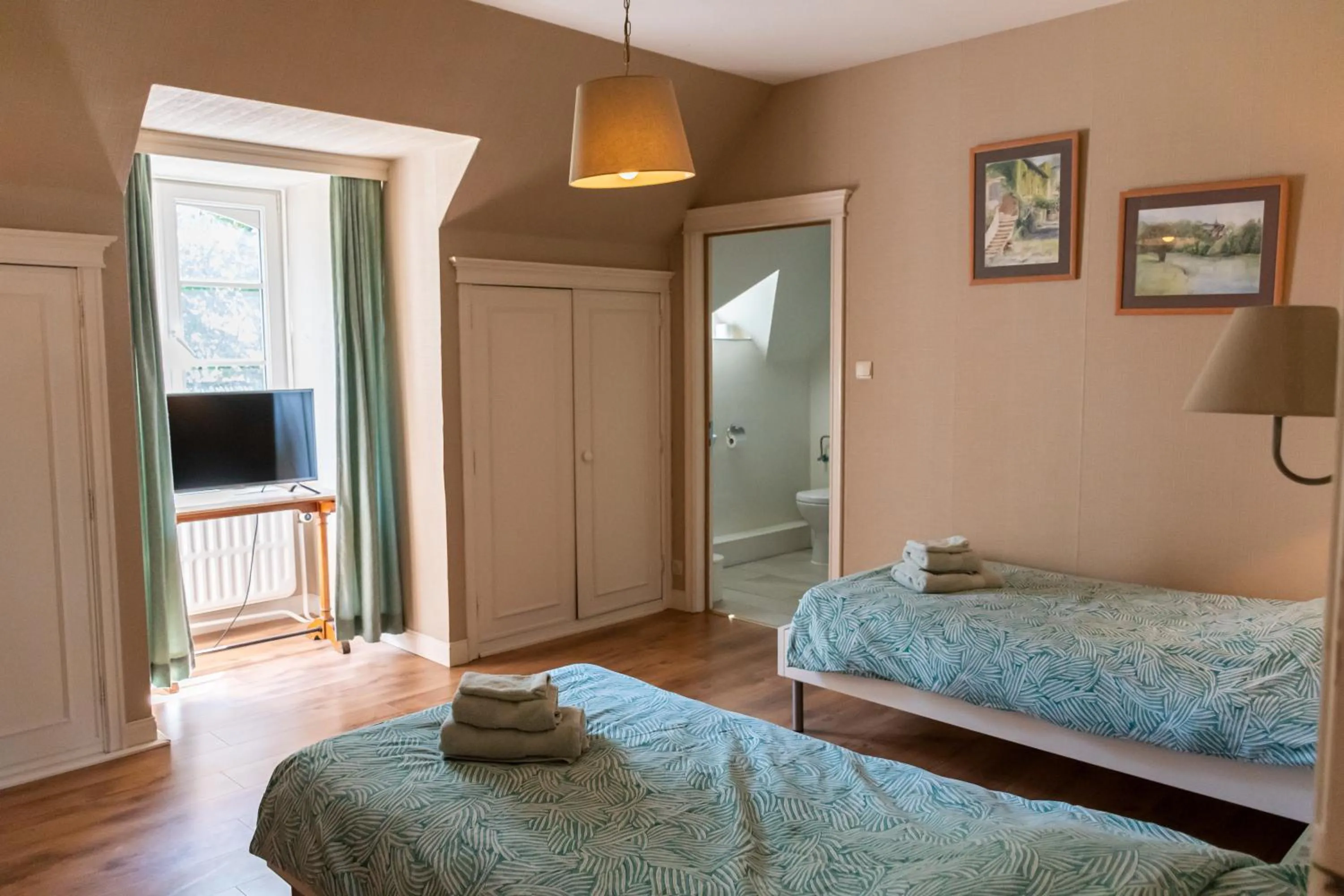 TV and multimedia, Bed in B&B El Tyu