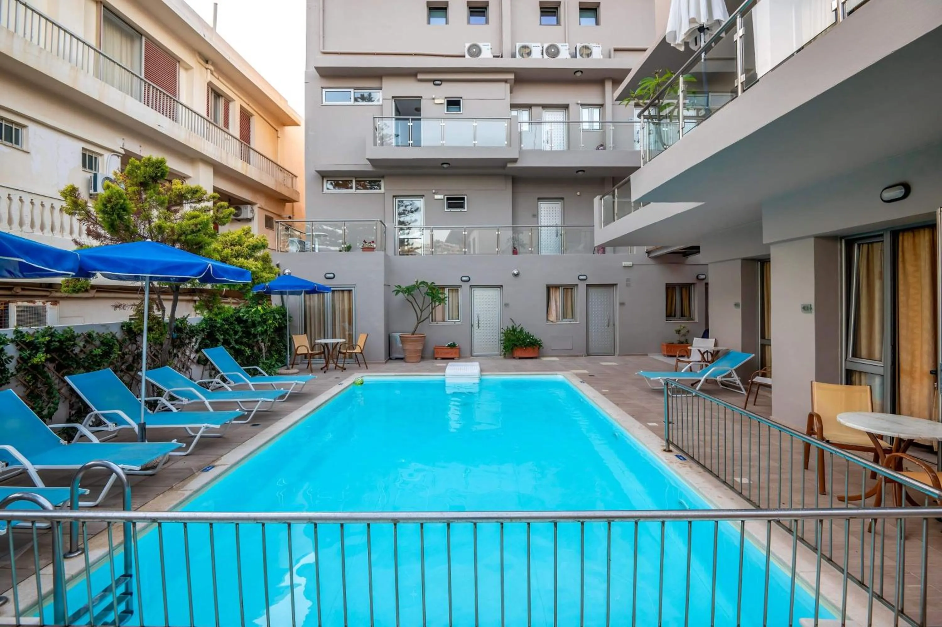 Blue Sky Hotel Apartments