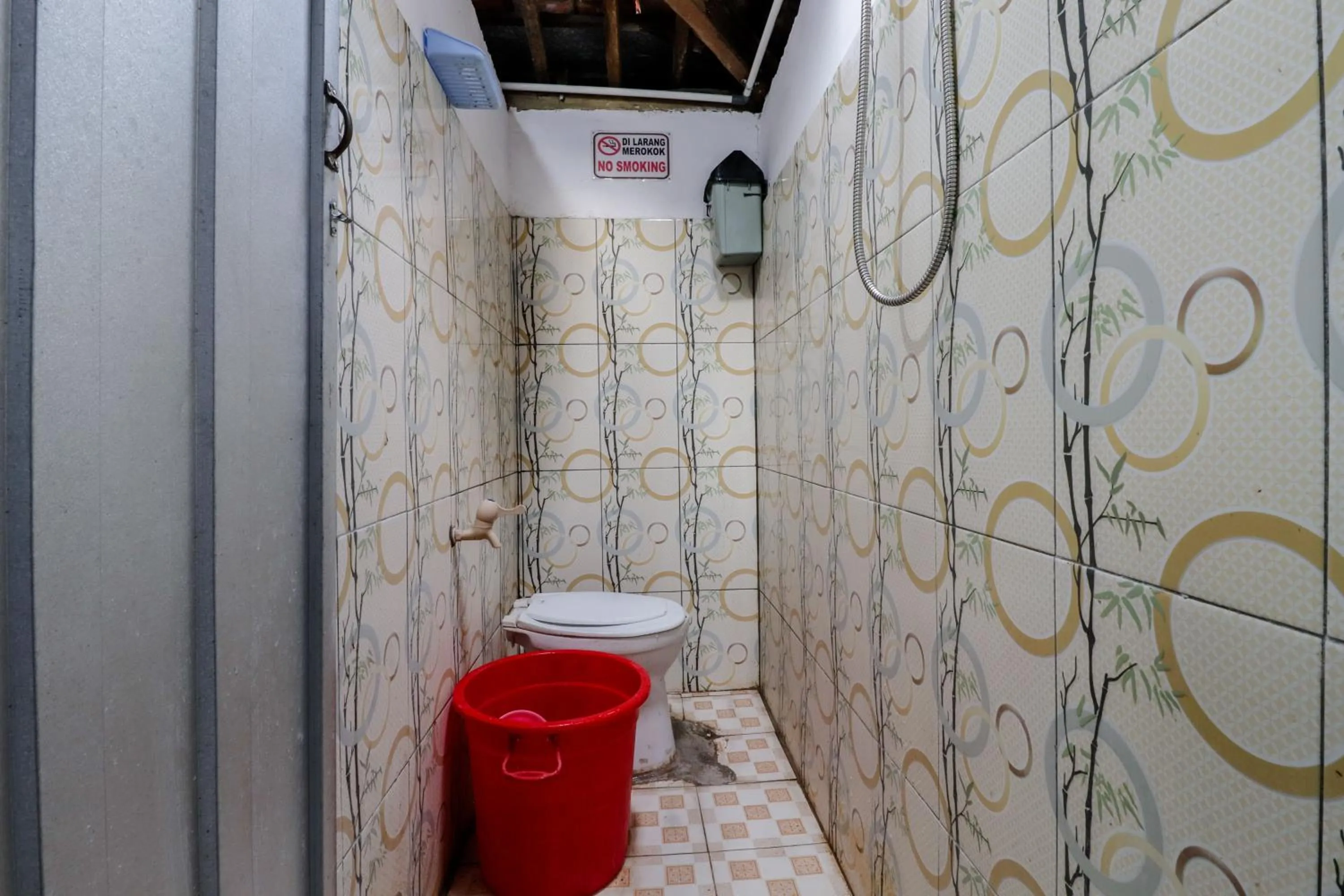 Bathroom in Homestay Ndalem Soewondo