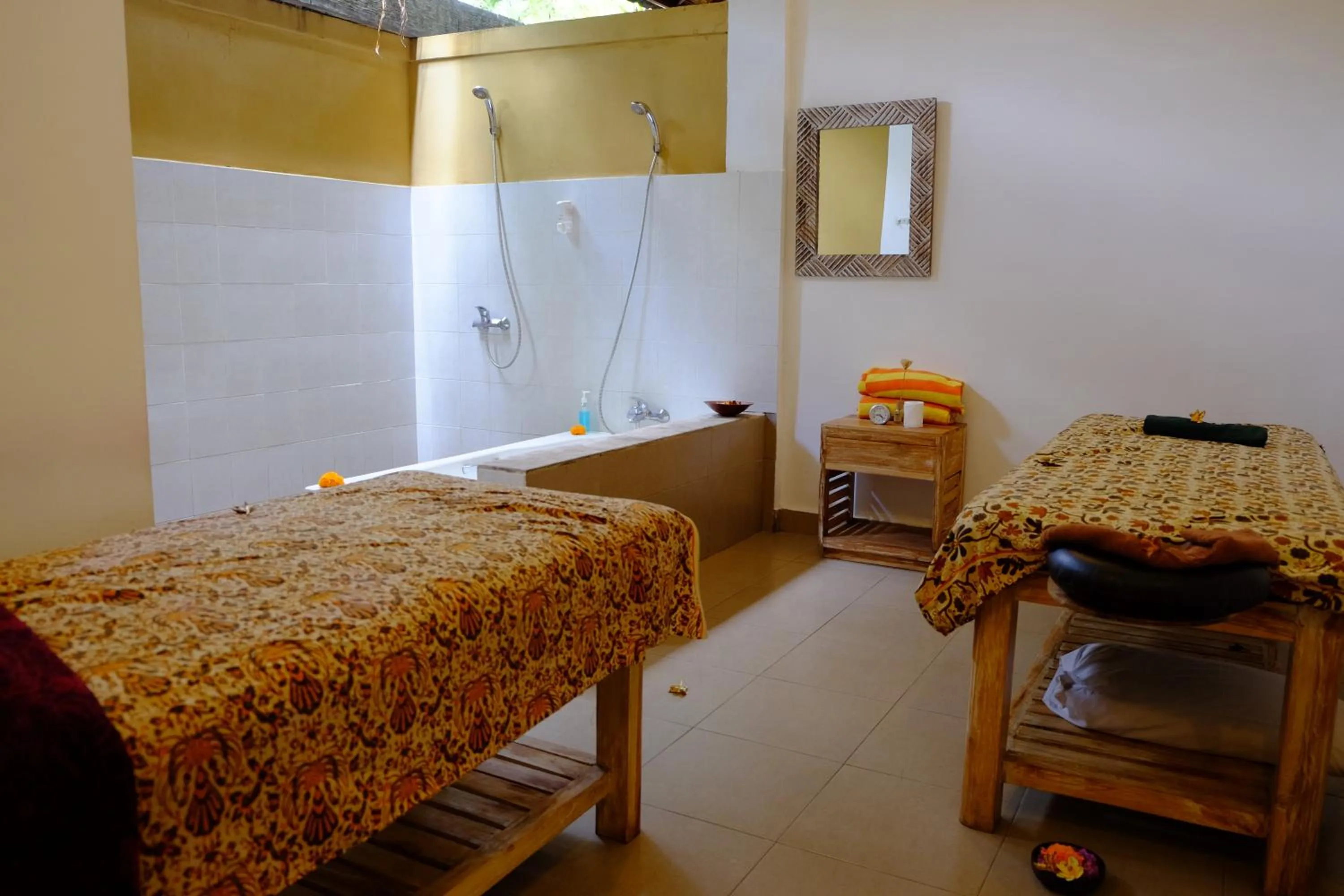 Massage, Bed in Jati 3 Bungalows