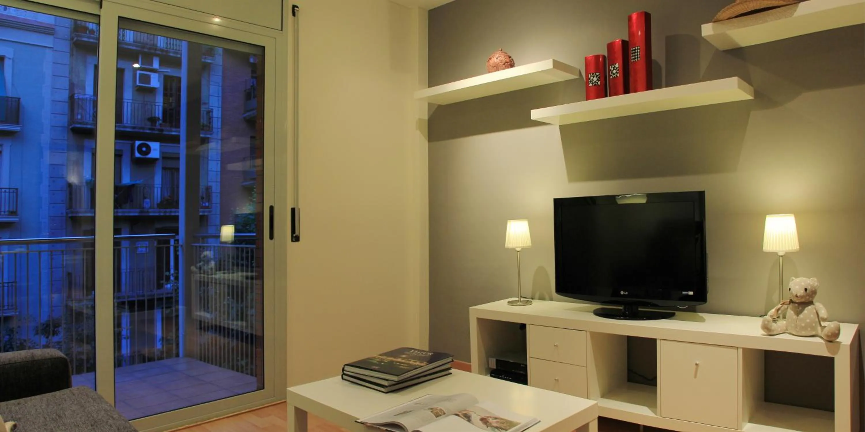 TV and multimedia in Alguera Apartments Industria