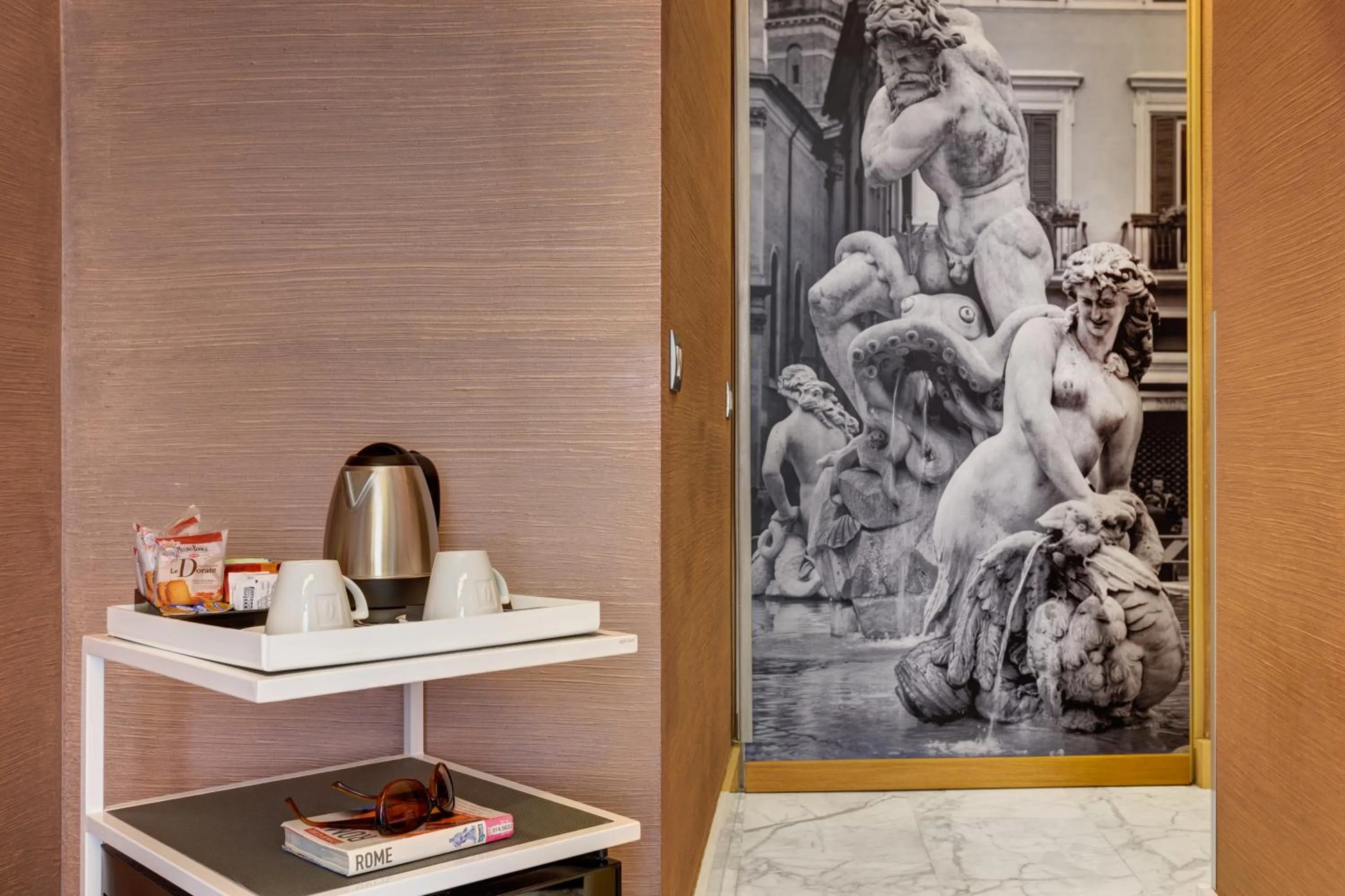 Coffee/tea facilities in Dharma Luxury Hotel