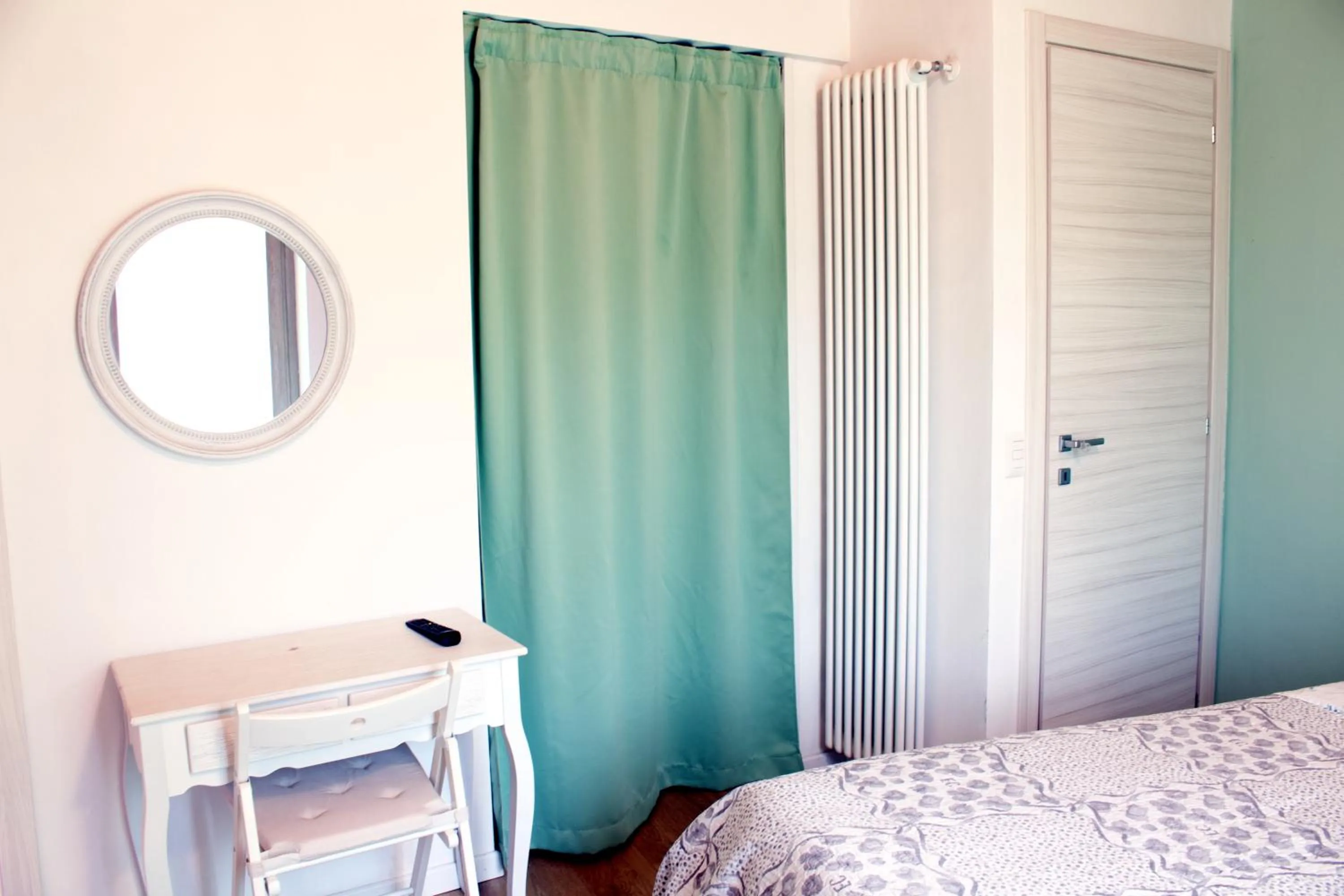 Photo of the whole room, Bed in LA MAGNOLIA Guests House