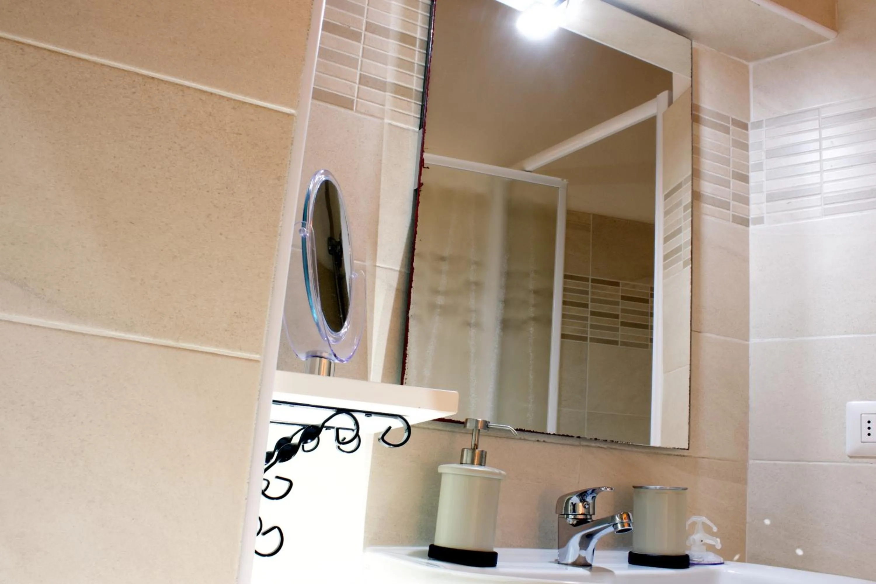 Bathroom in LA MAGNOLIA Guests House