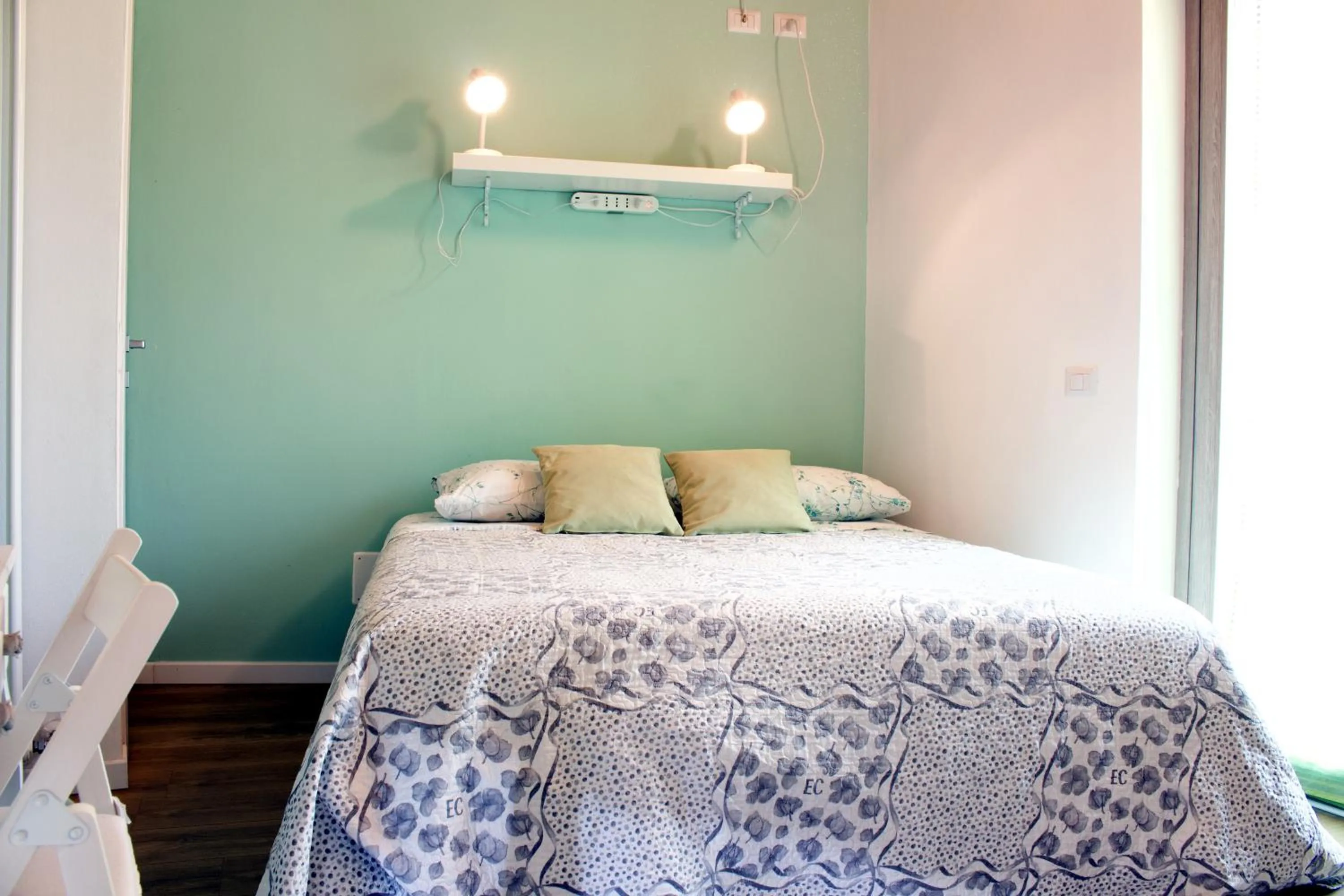 Photo of the whole room, Bed in LA MAGNOLIA Guests House