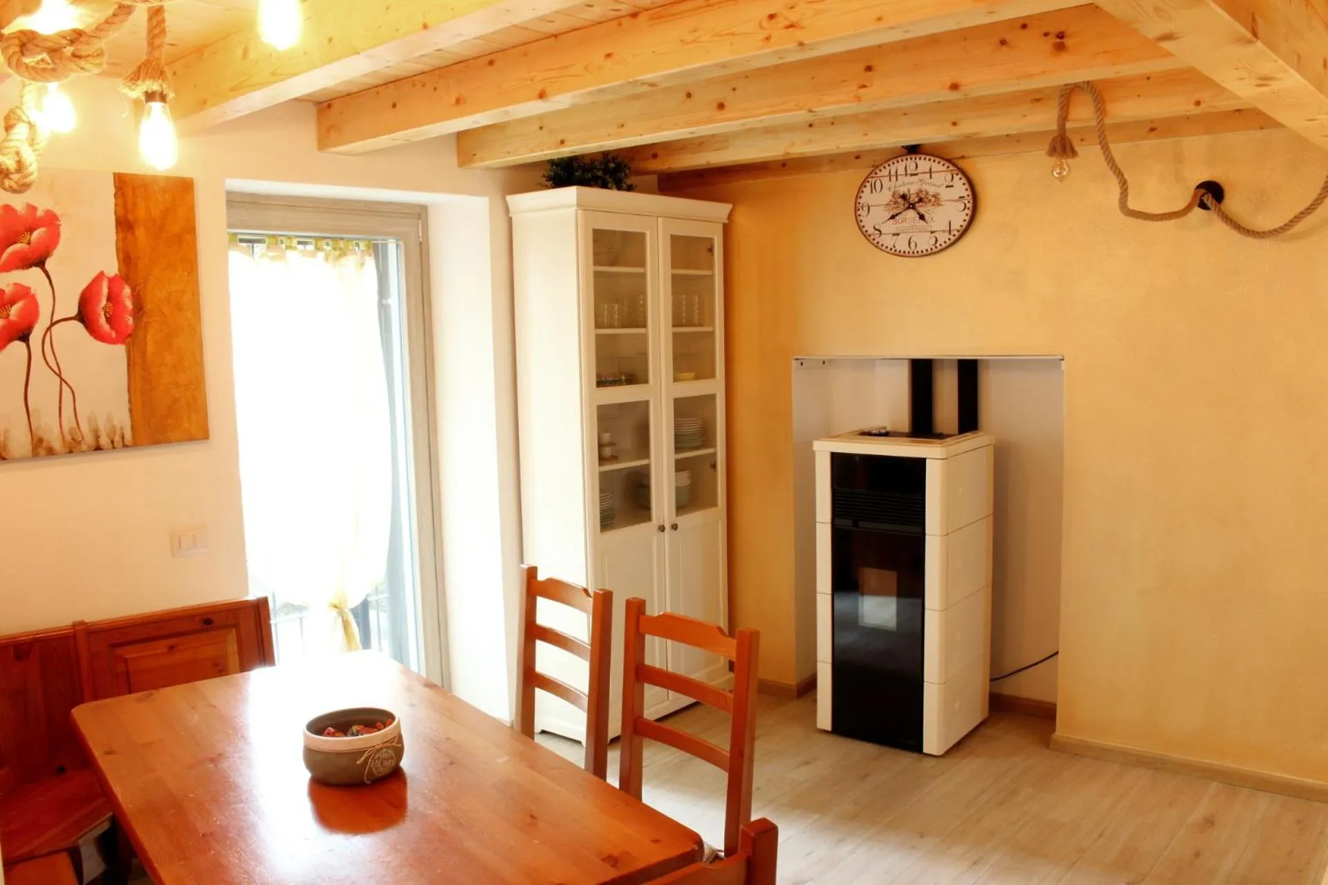 Communal lounge/ TV room in LA MAGNOLIA Guests House