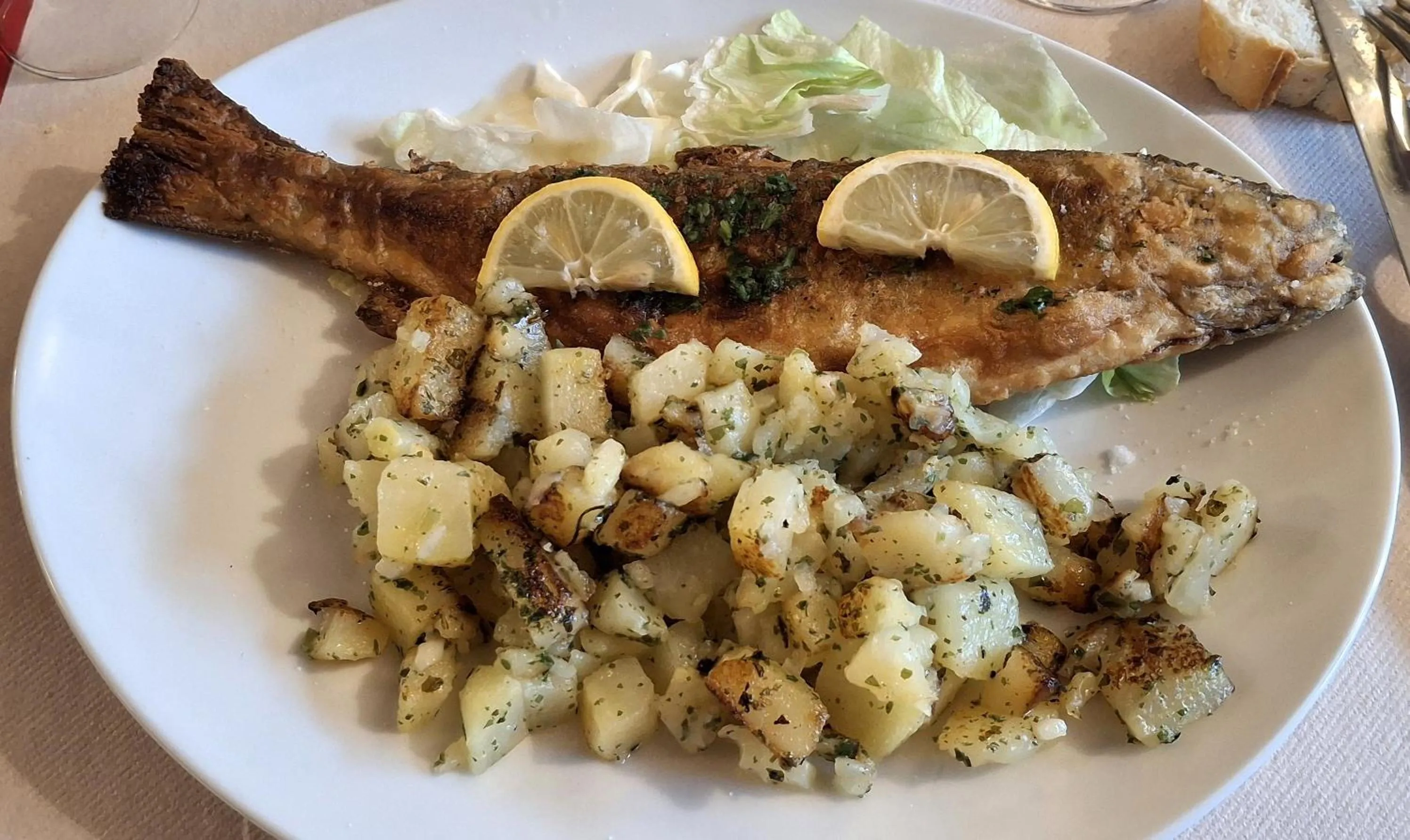 Restaurant/places to eat in Logis Hôtel Restaurant de la Poste