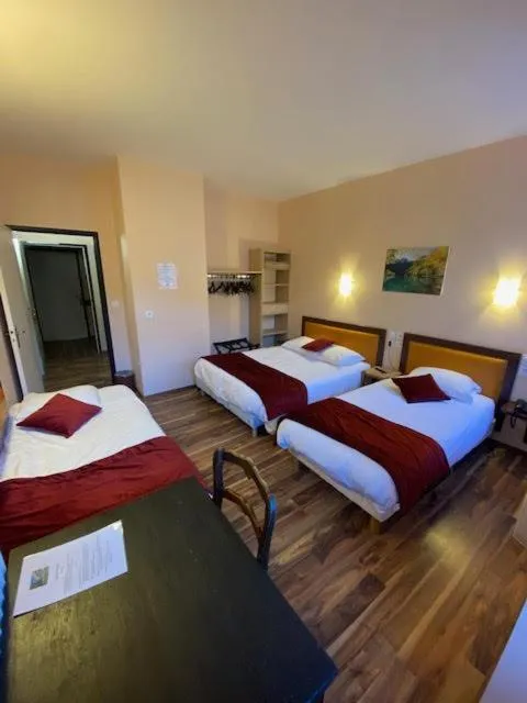 Bedroom, Bed in Logis Hôtel Restaurant de la Poste