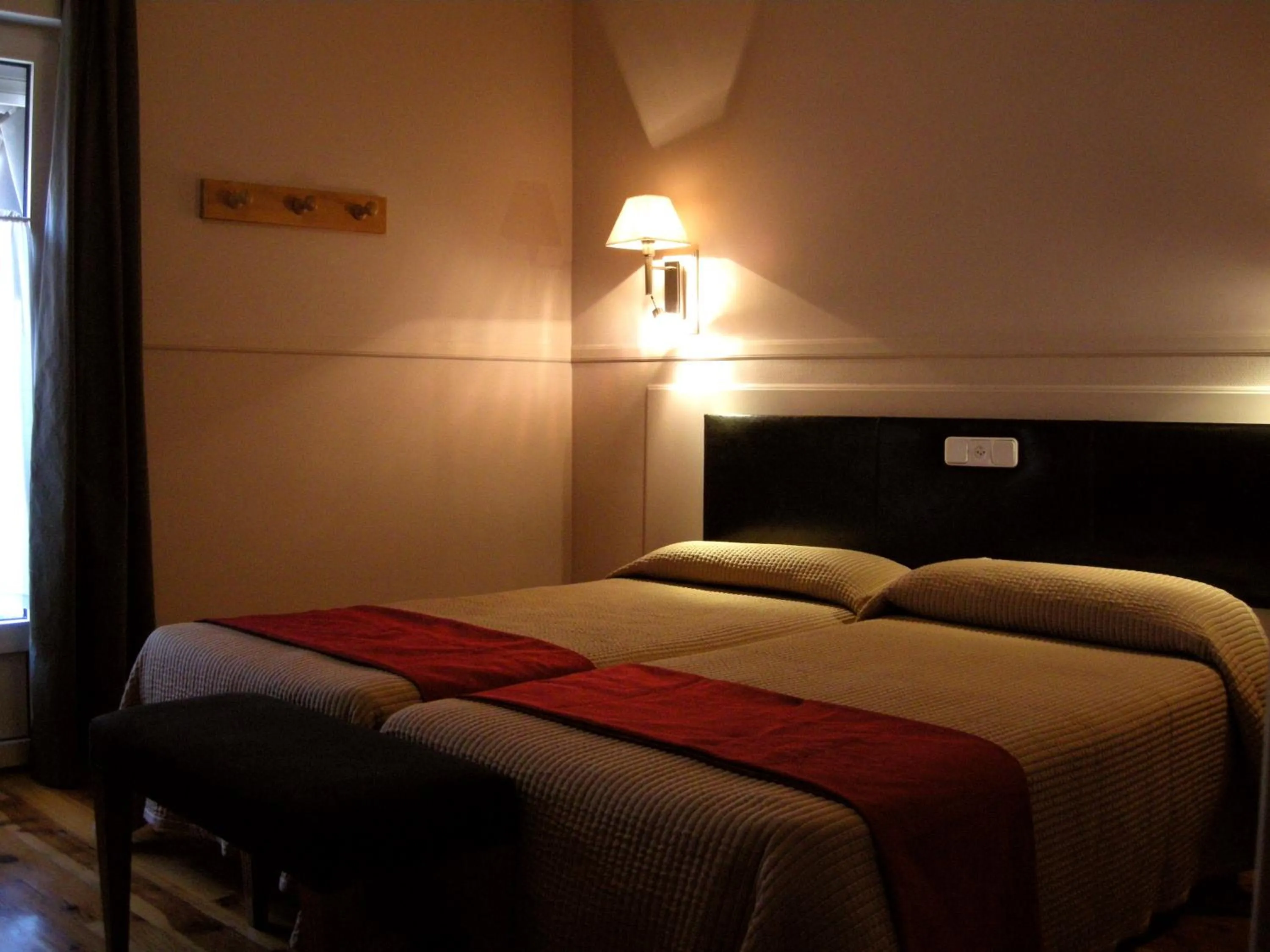 Photo of the whole room, Bed in Hostal Canovas