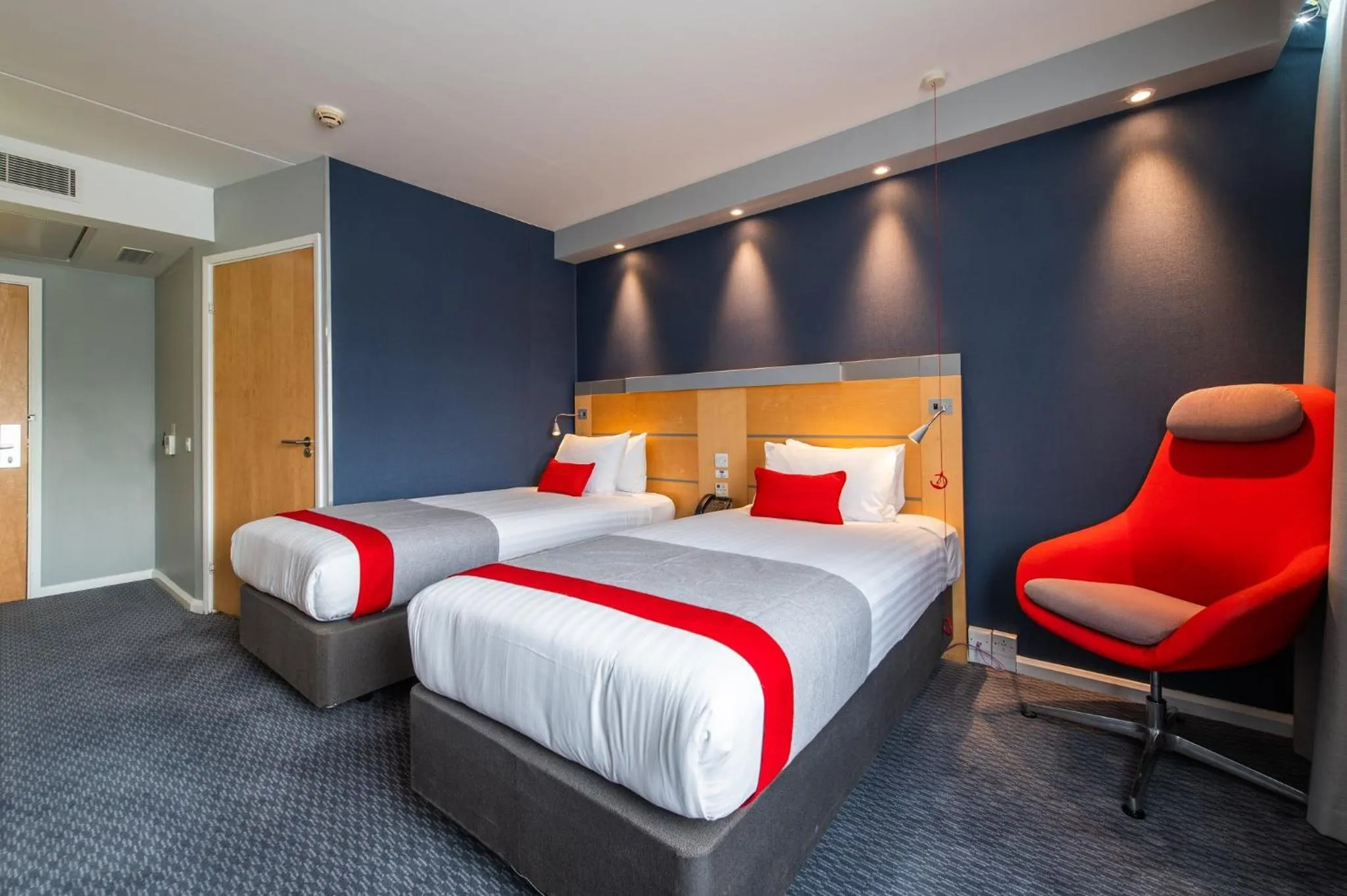 Photo of the whole room, Bed in Holiday Inn Express Ramsgate – Minster by IHG