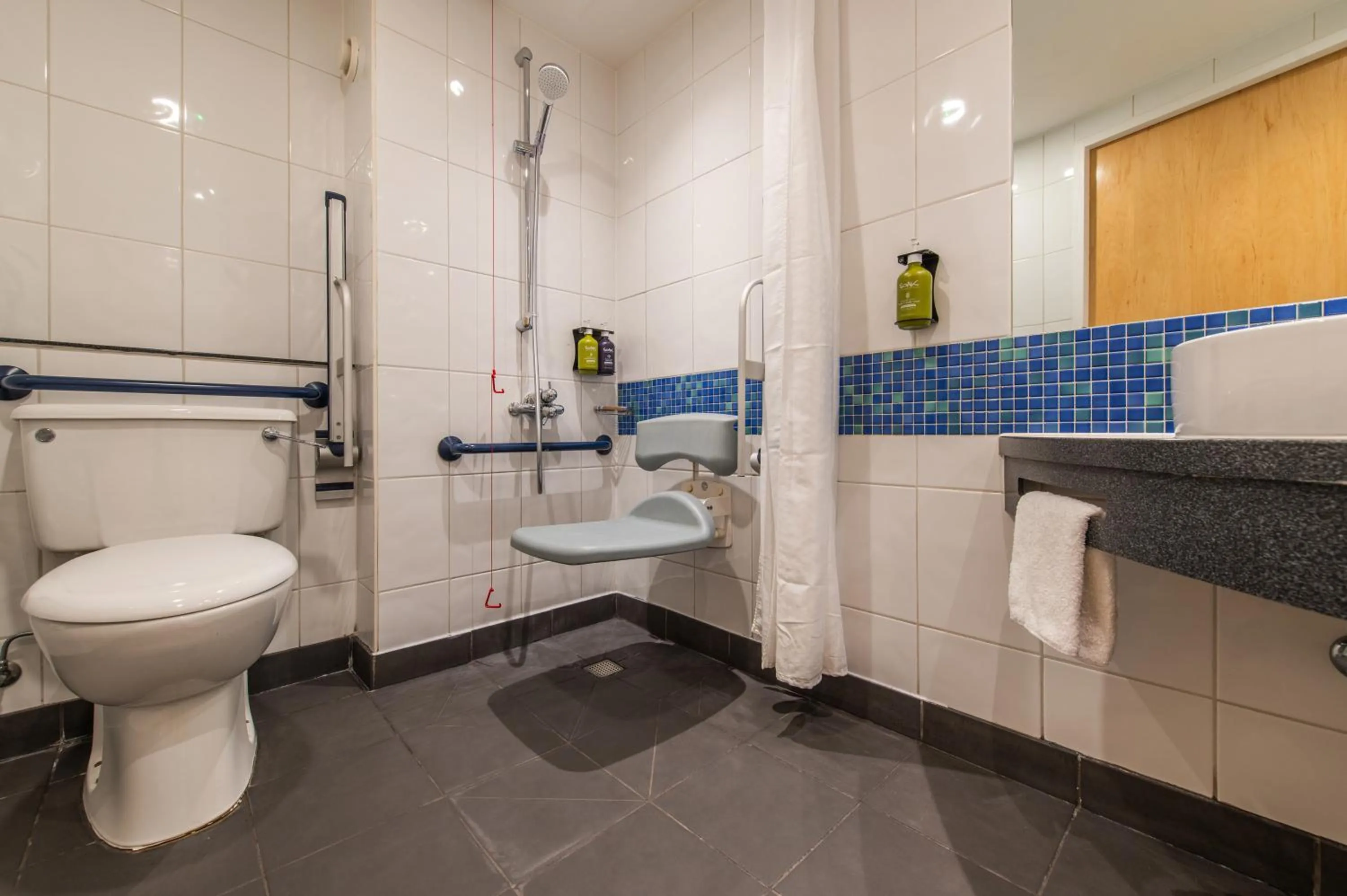 Shower in Holiday Inn Express Ramsgate – Minster by IHG