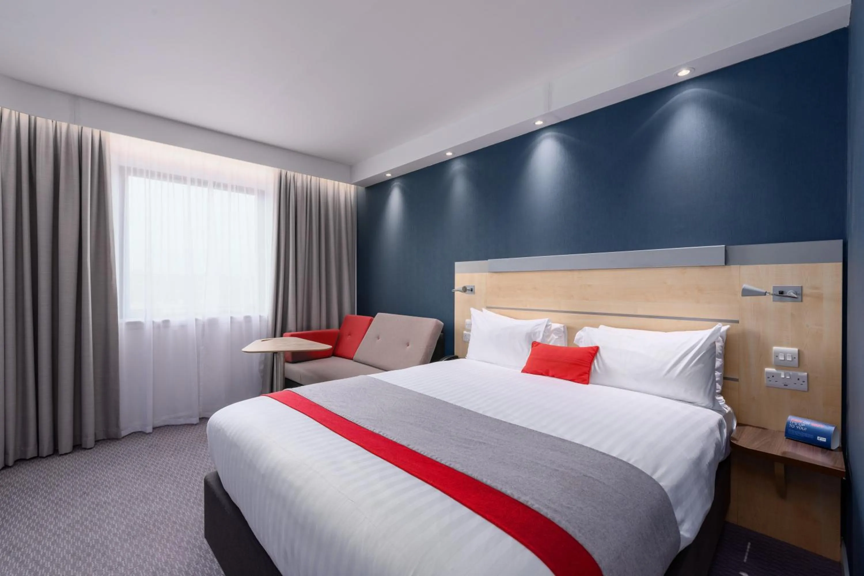 Photo of the whole room, Bed in Holiday Inn Express Ramsgate – Minster by IHG