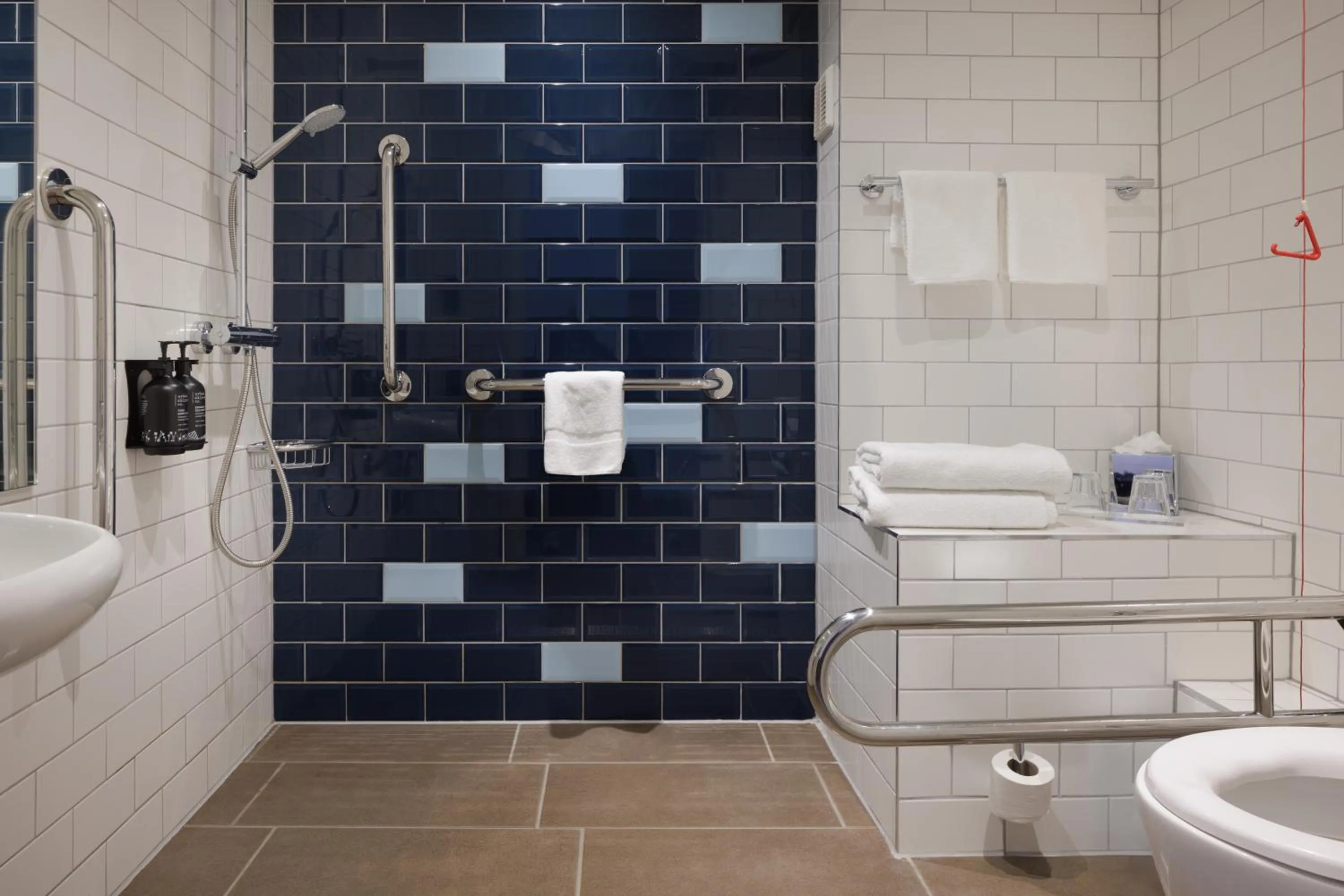 Shower in Holiday Inn Mansfield Alfreton M1 Jct 28 by IHG