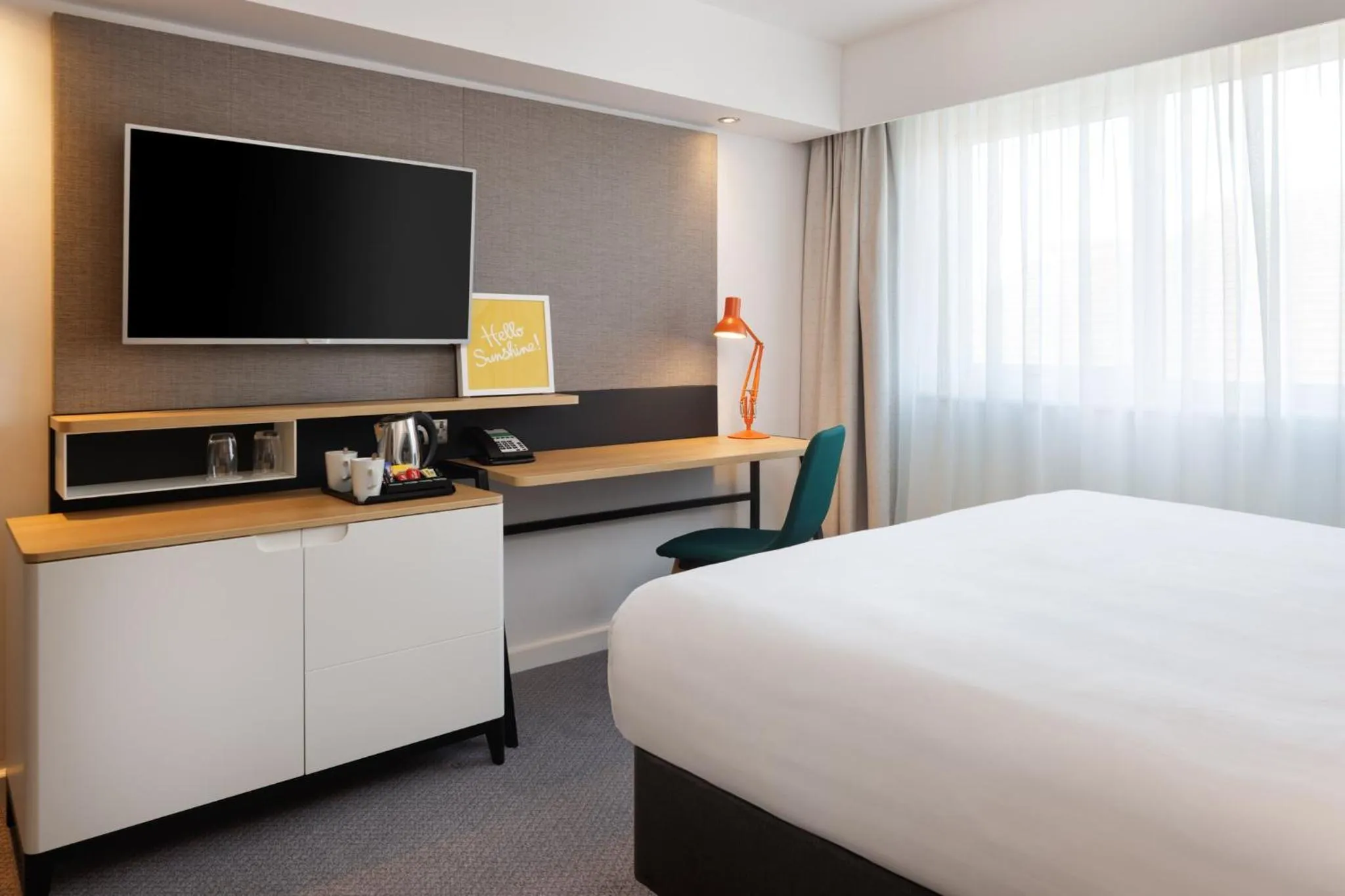 Photo of the whole room, Bed in Holiday Inn Mansfield Alfreton M1 Jct 28 by IHG