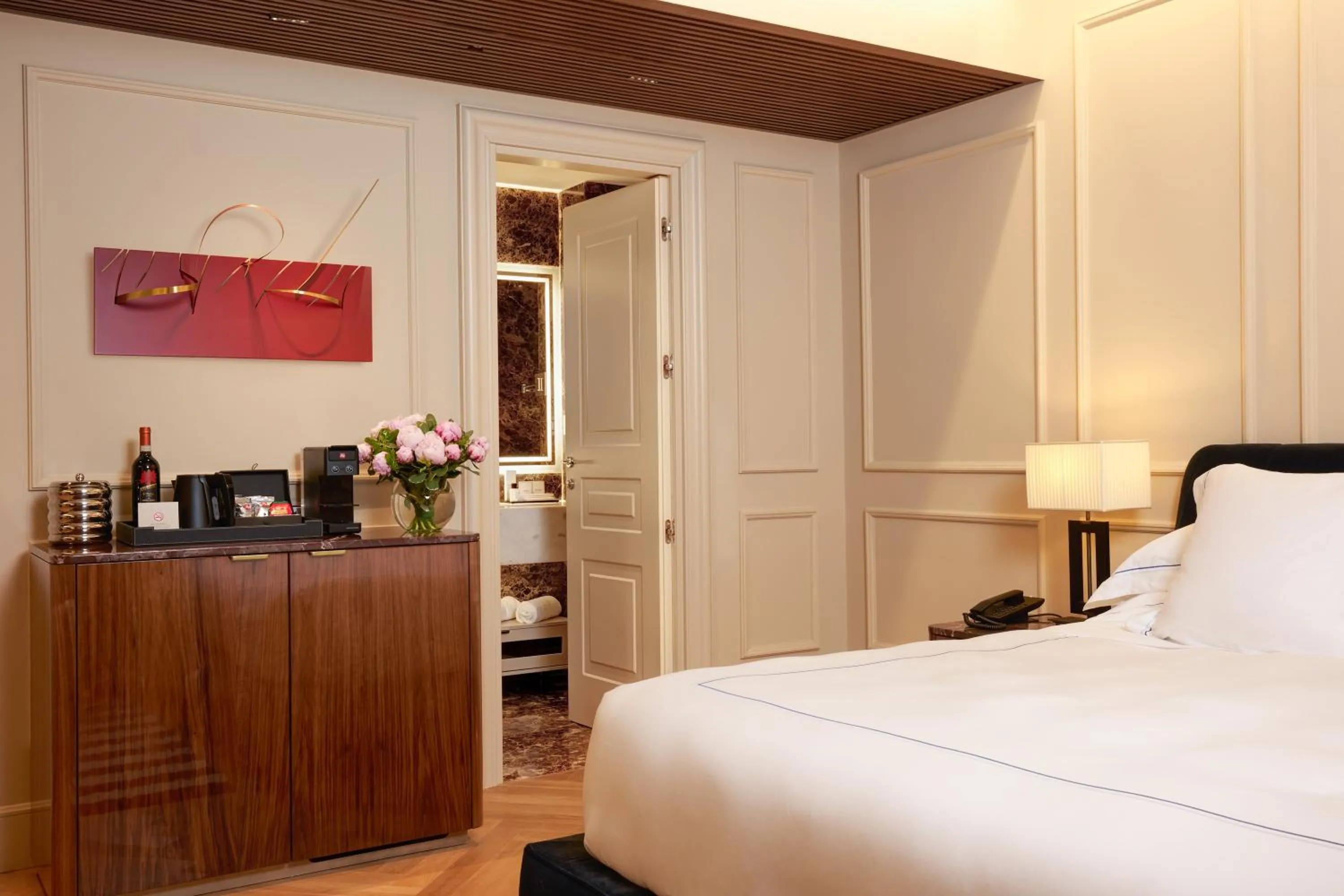 Coffee/tea facilities, Bed in The First Arte - Preferred Hotels & Resorts