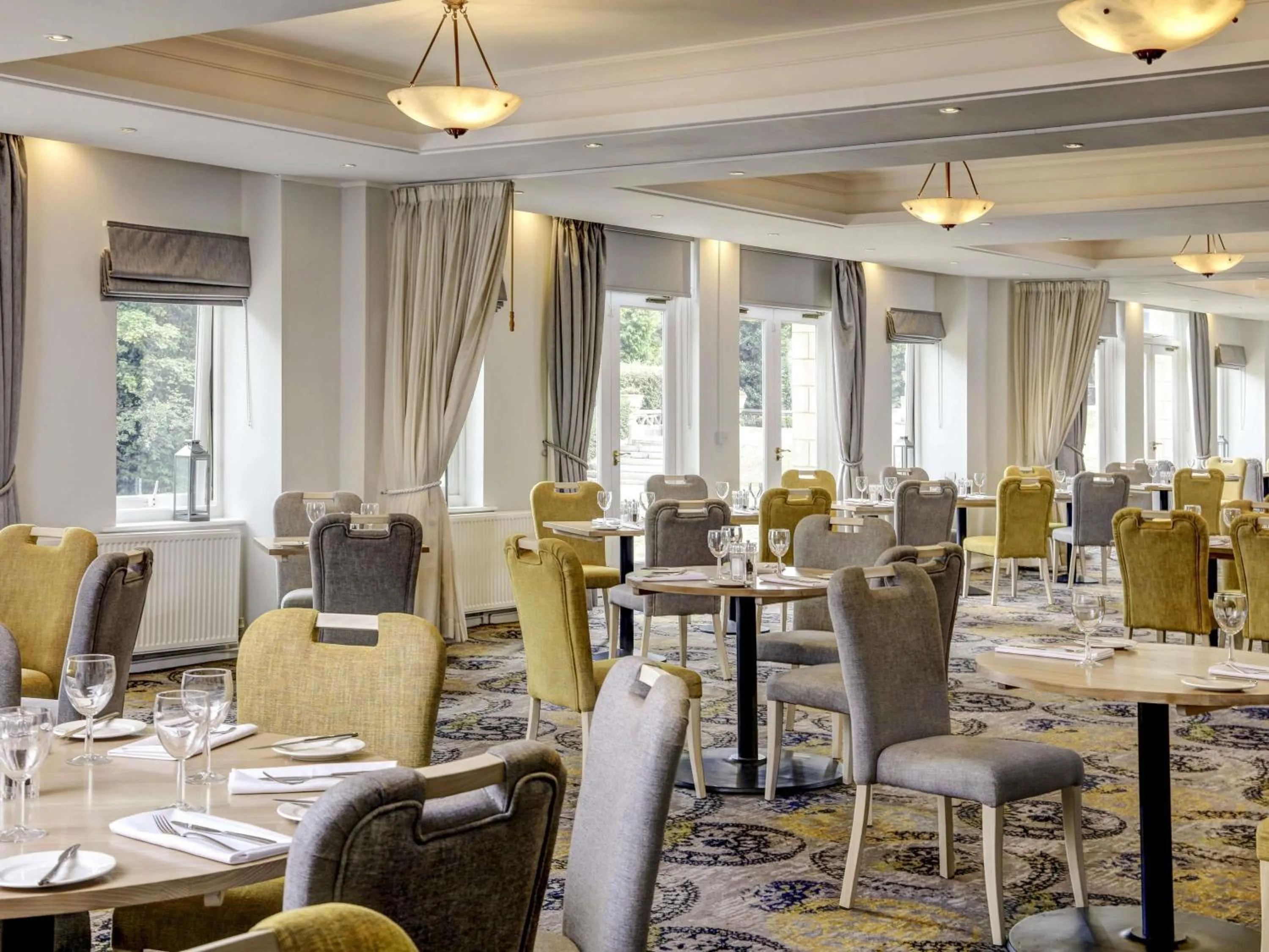 Restaurant/places to eat in Mercure Sheffield Kenwood Hall & Spa