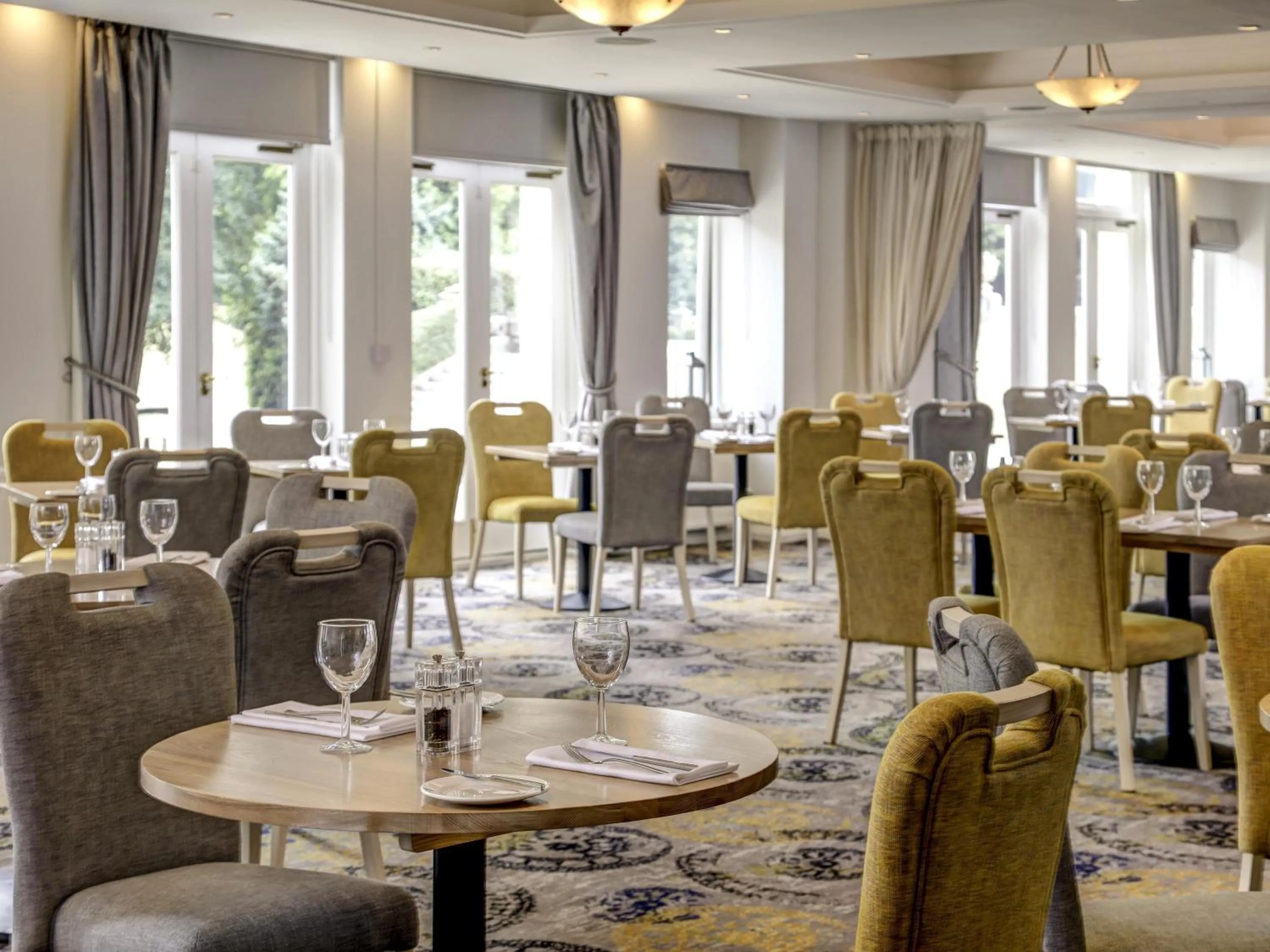 Restaurant/places to eat in Mercure Sheffield Kenwood Hall & Spa