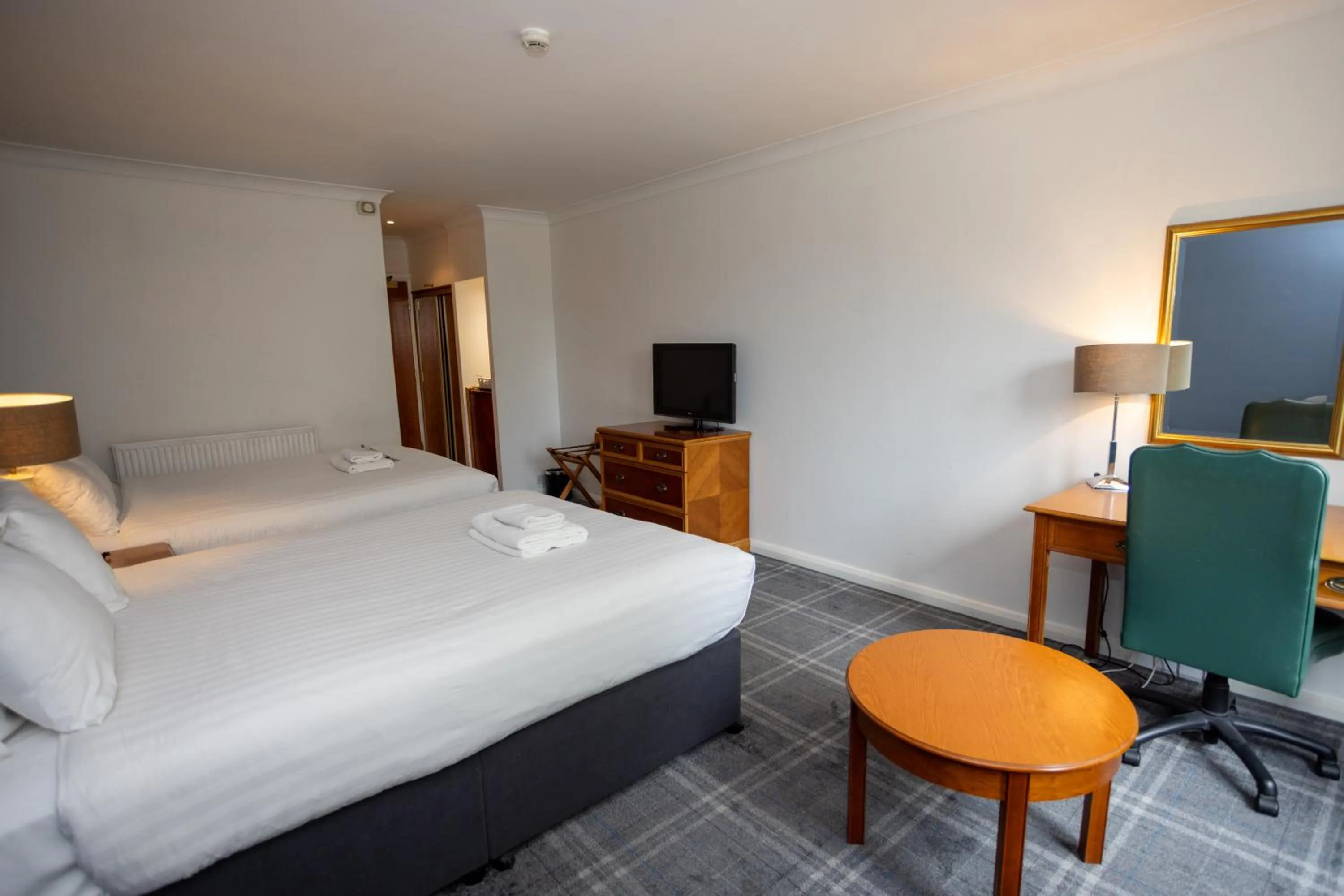 Bedroom, Bed in Mercure Sheffield Kenwood Hall & Spa