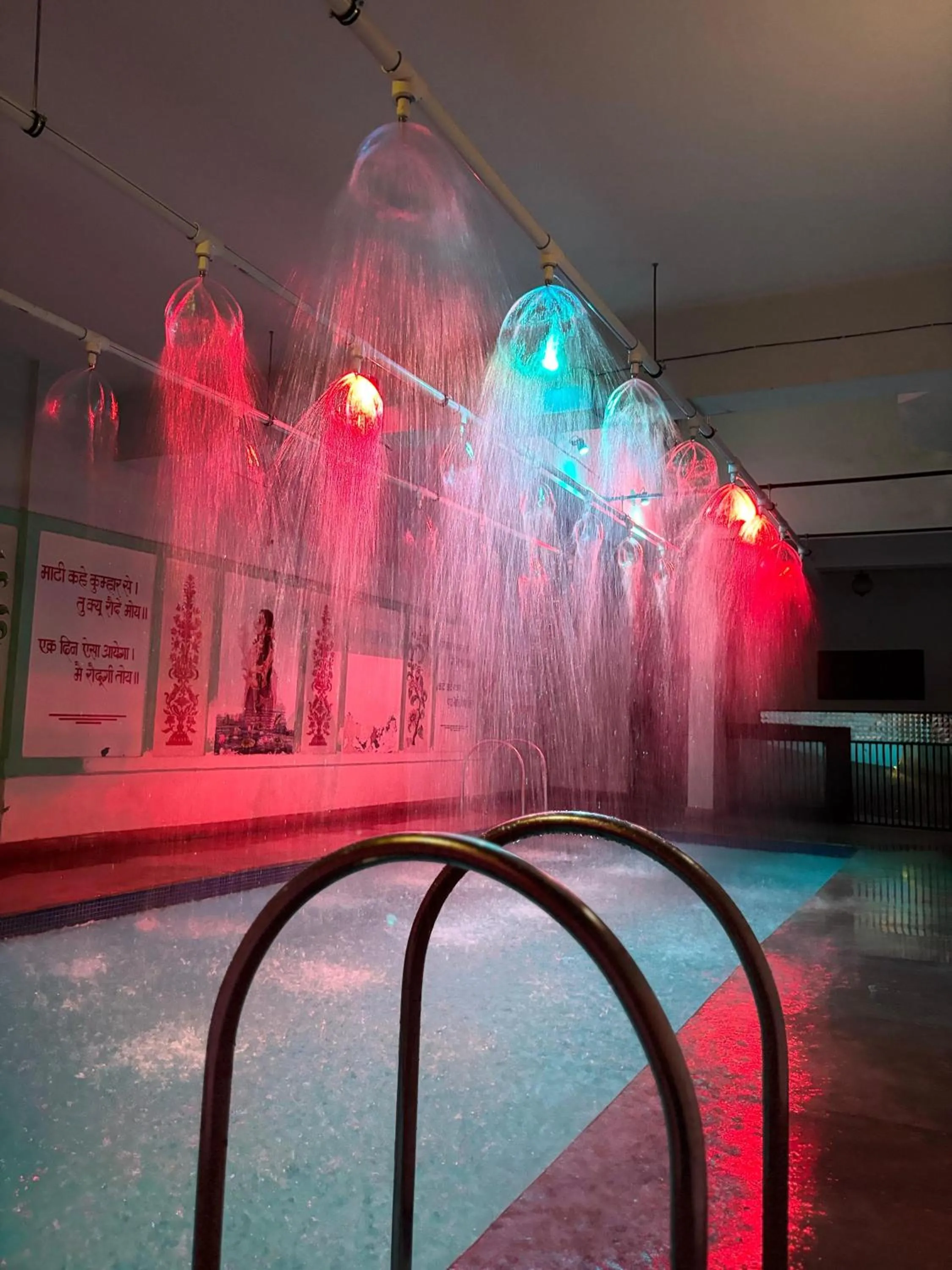 Swimming pool in Rani Mahal Hotel