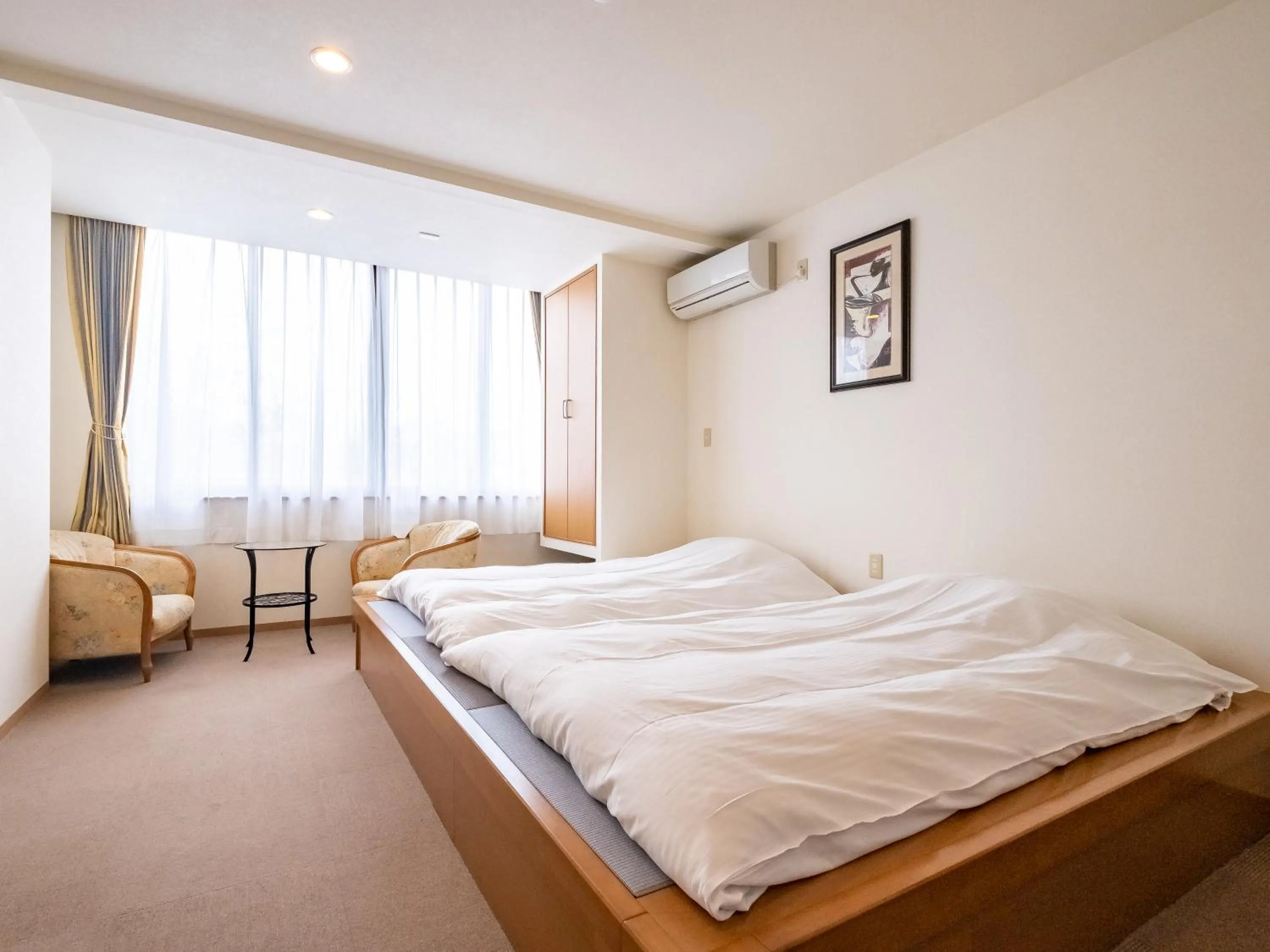 Photo of the whole room, Bed in HAKONE GORA ONSEN Hotel Kasansui