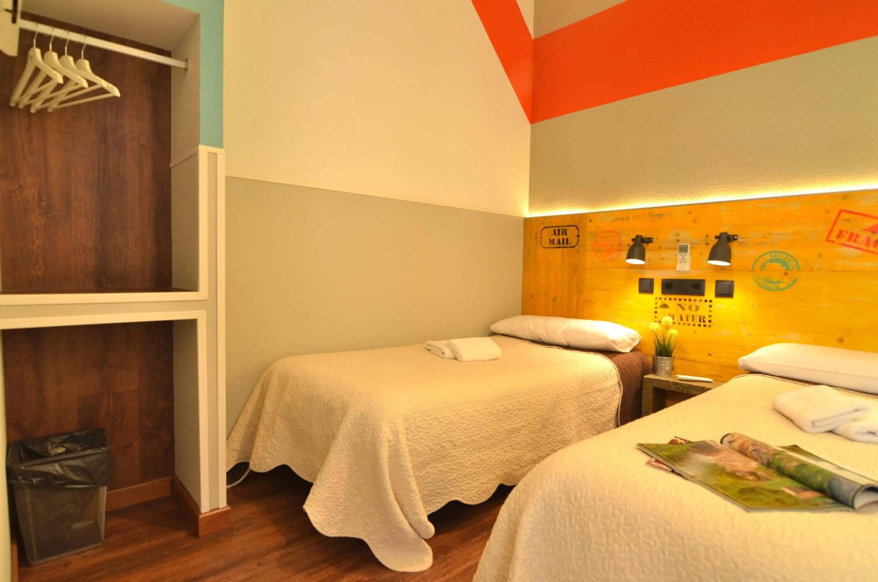 Bedroom, Bed in Far Home Atocha