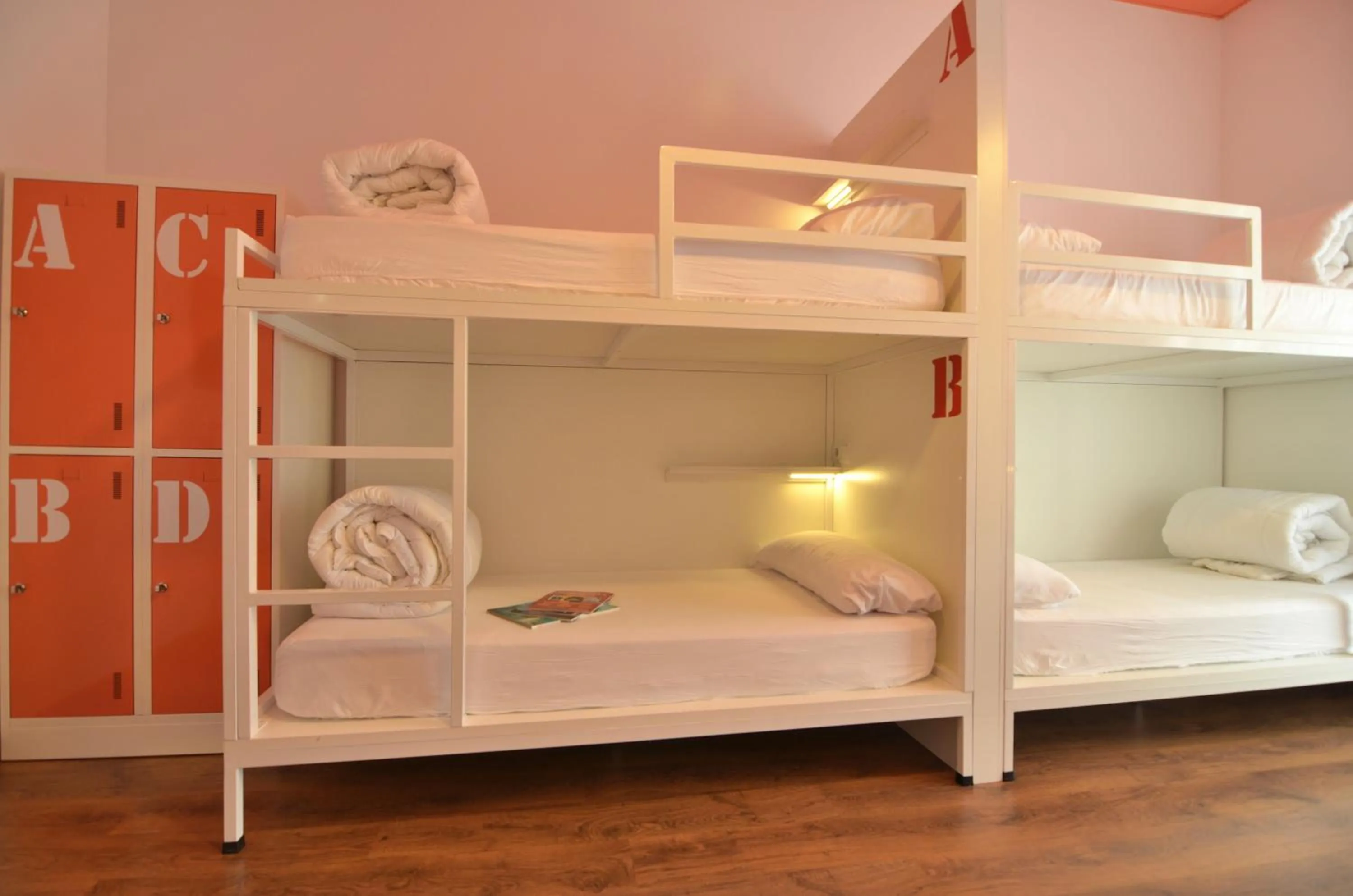 Bedroom, Bed in Far Home Atocha