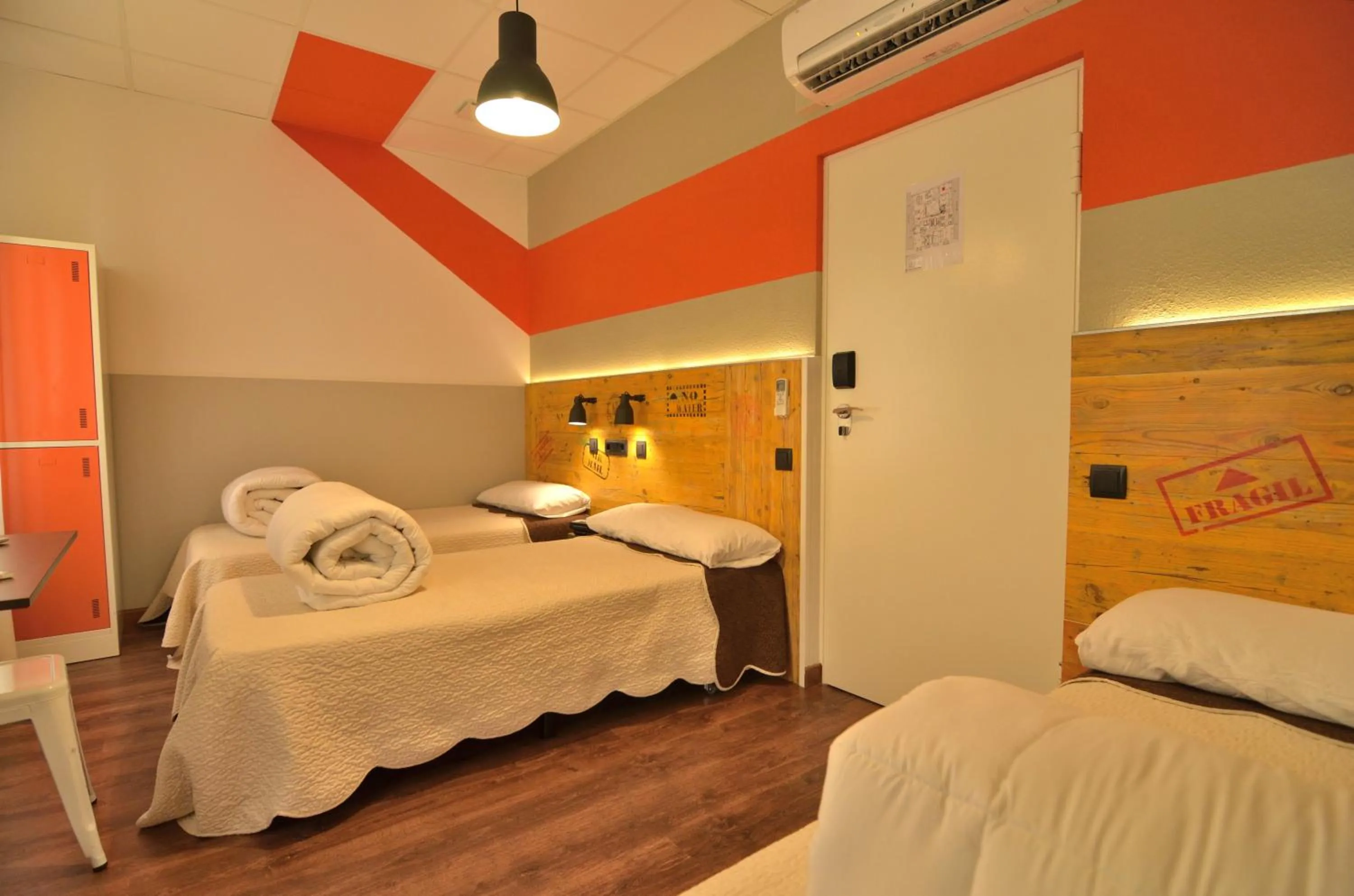 Bedroom, Bed in Far Home Atocha