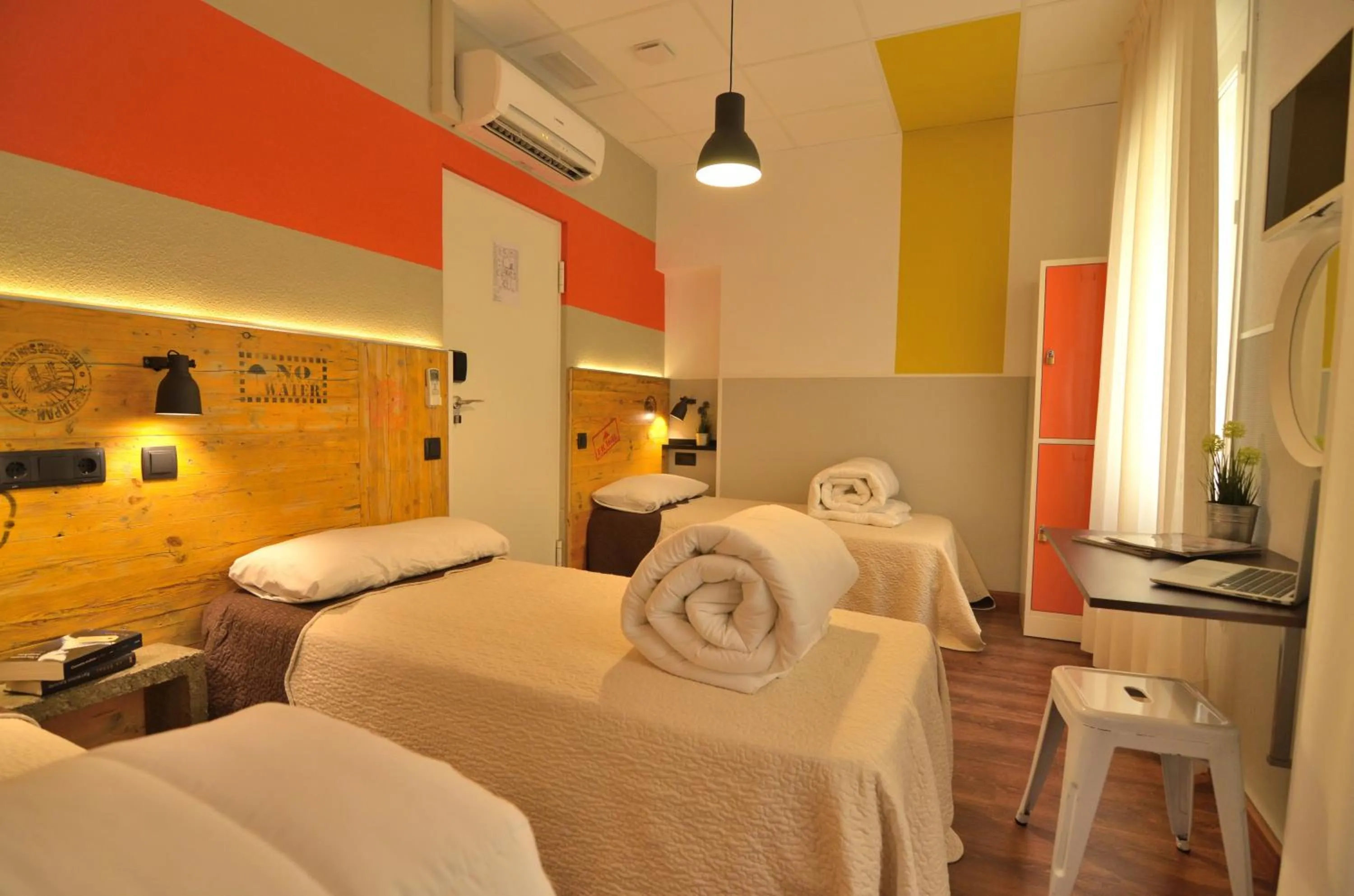 Bedroom in Far Home Atocha