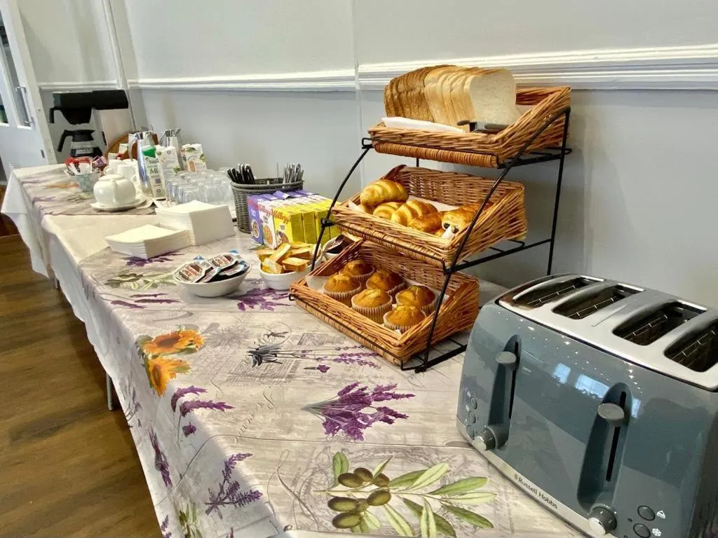 Breakfast in Ravna Gora