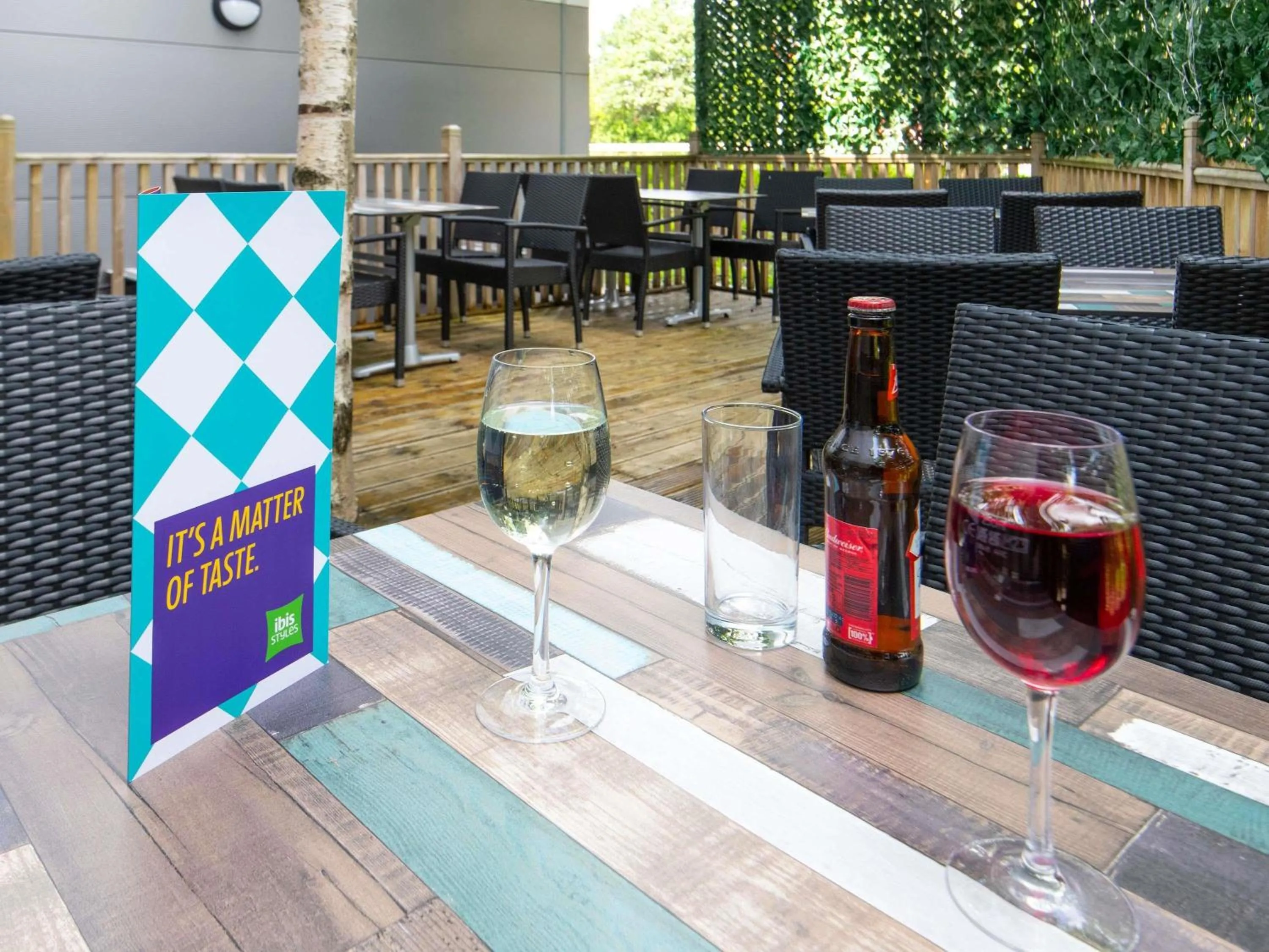 Lounge or bar in ibis Styles Haydock