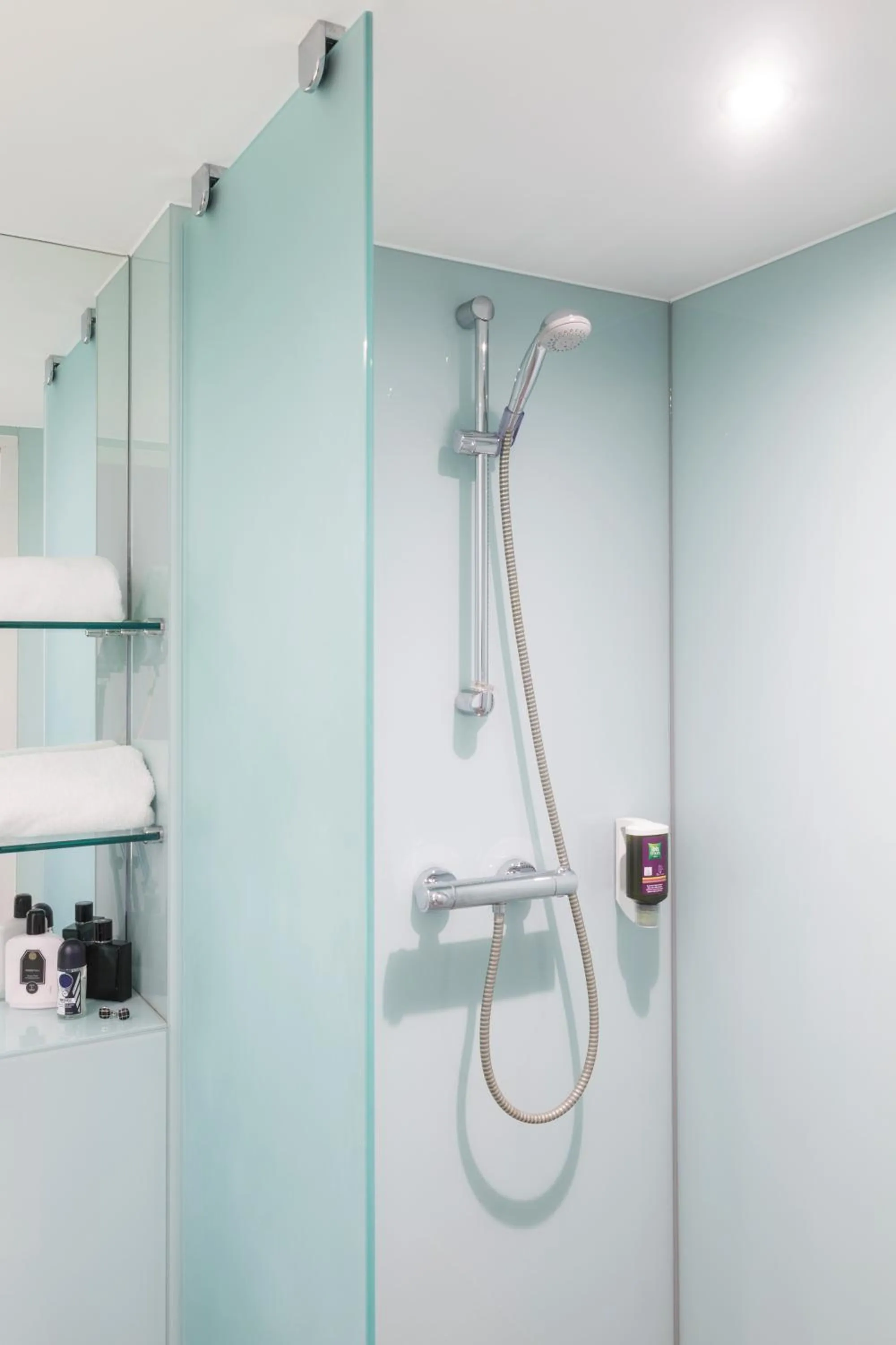 Bathroom in ibis Styles Haydock