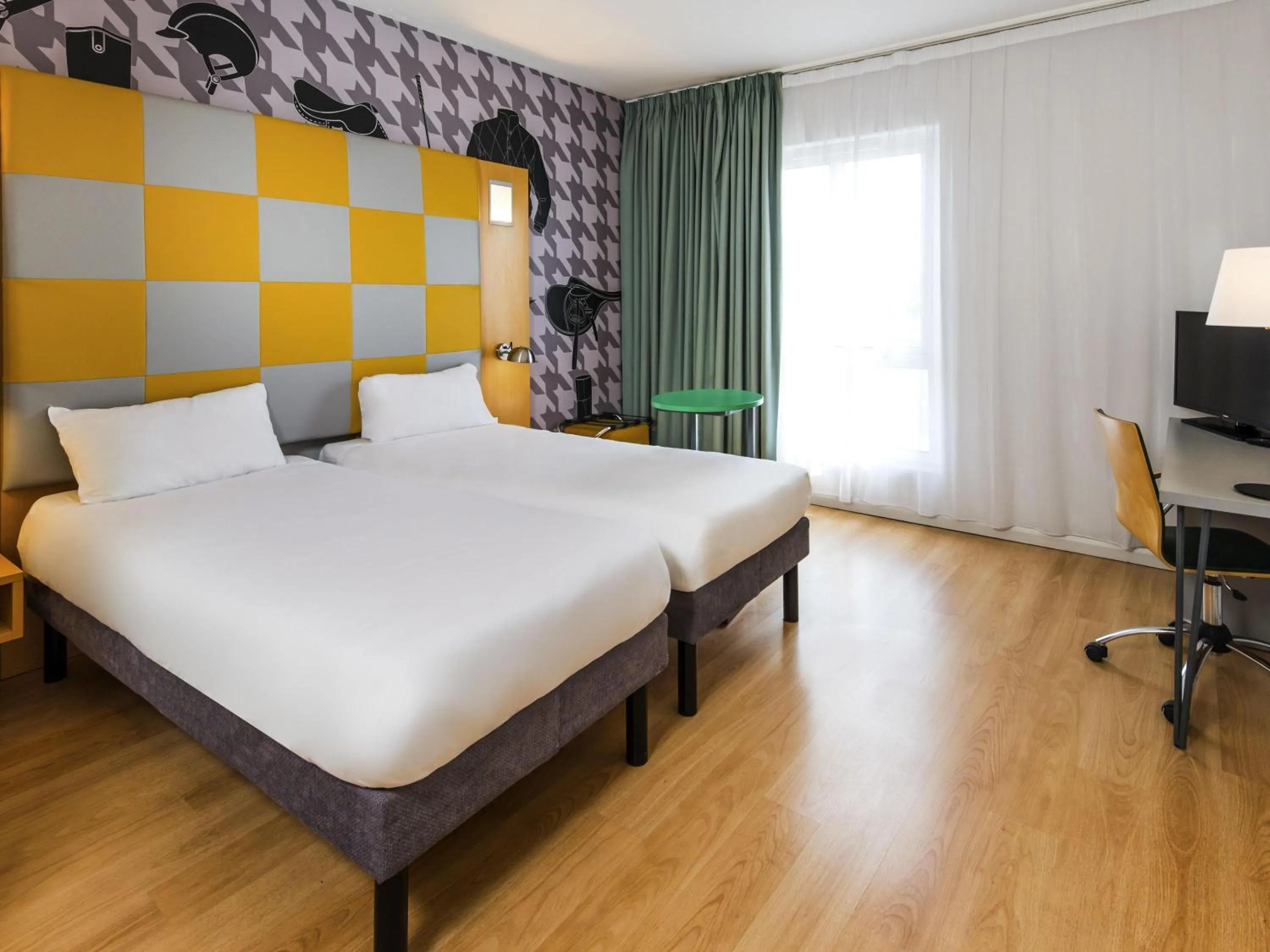 Bedroom, Bed in ibis Styles Haydock